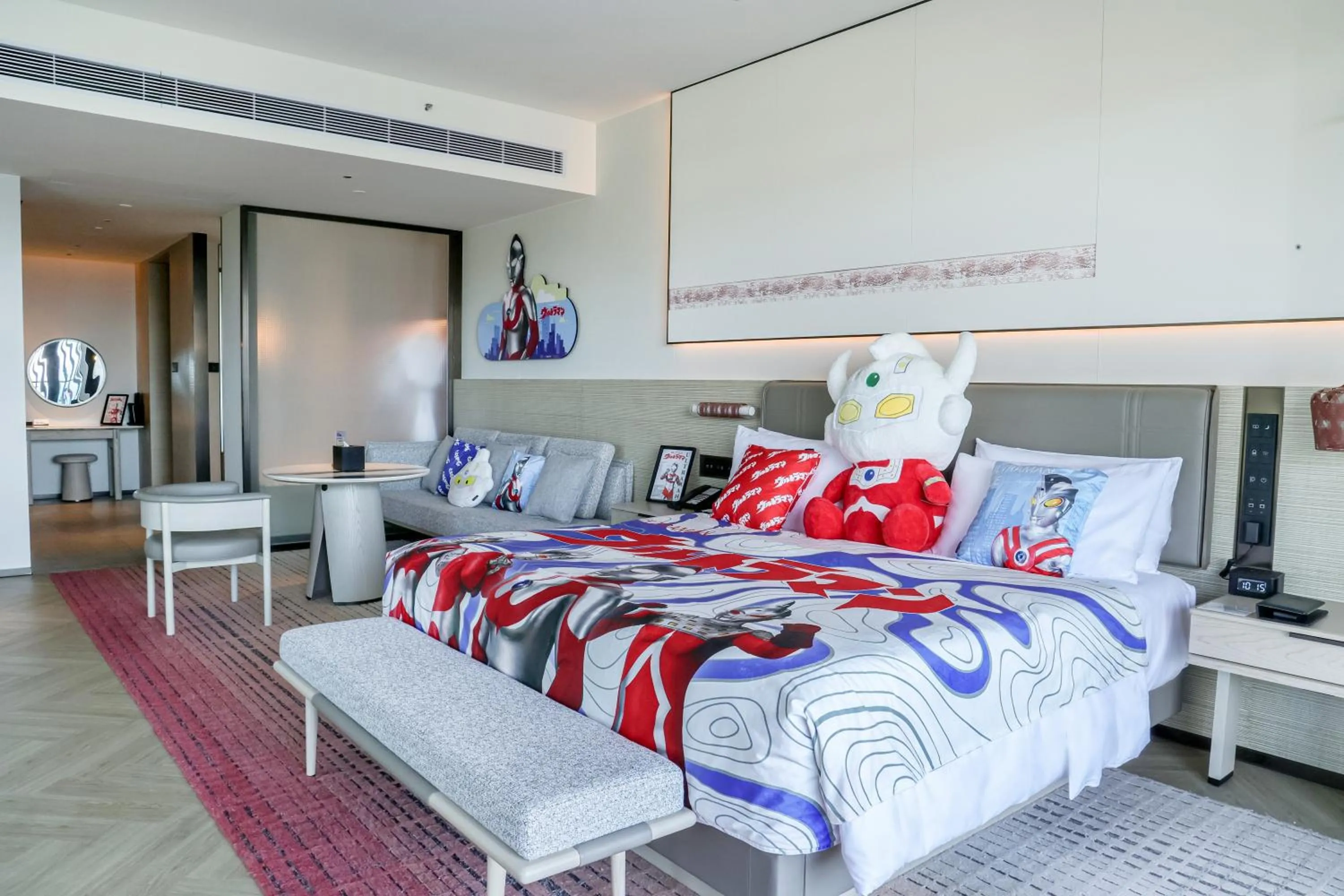 Photo of the whole room, Bed in HUALUXE Sanya Yalong Bay Resort