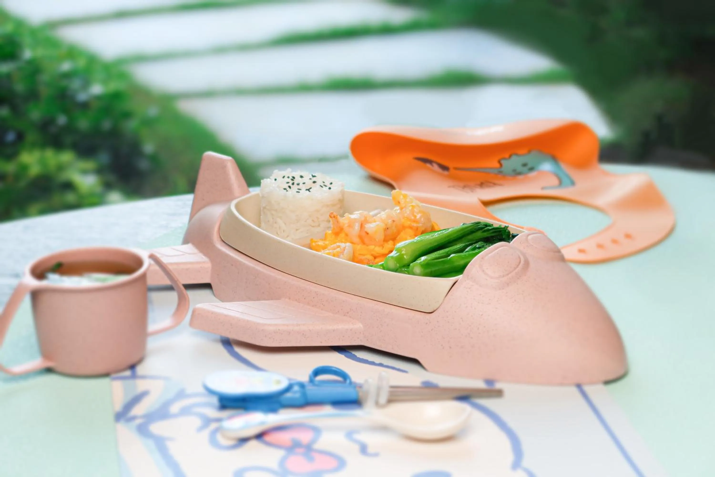 children in HUALUXE Sanya Yalong Bay Resort