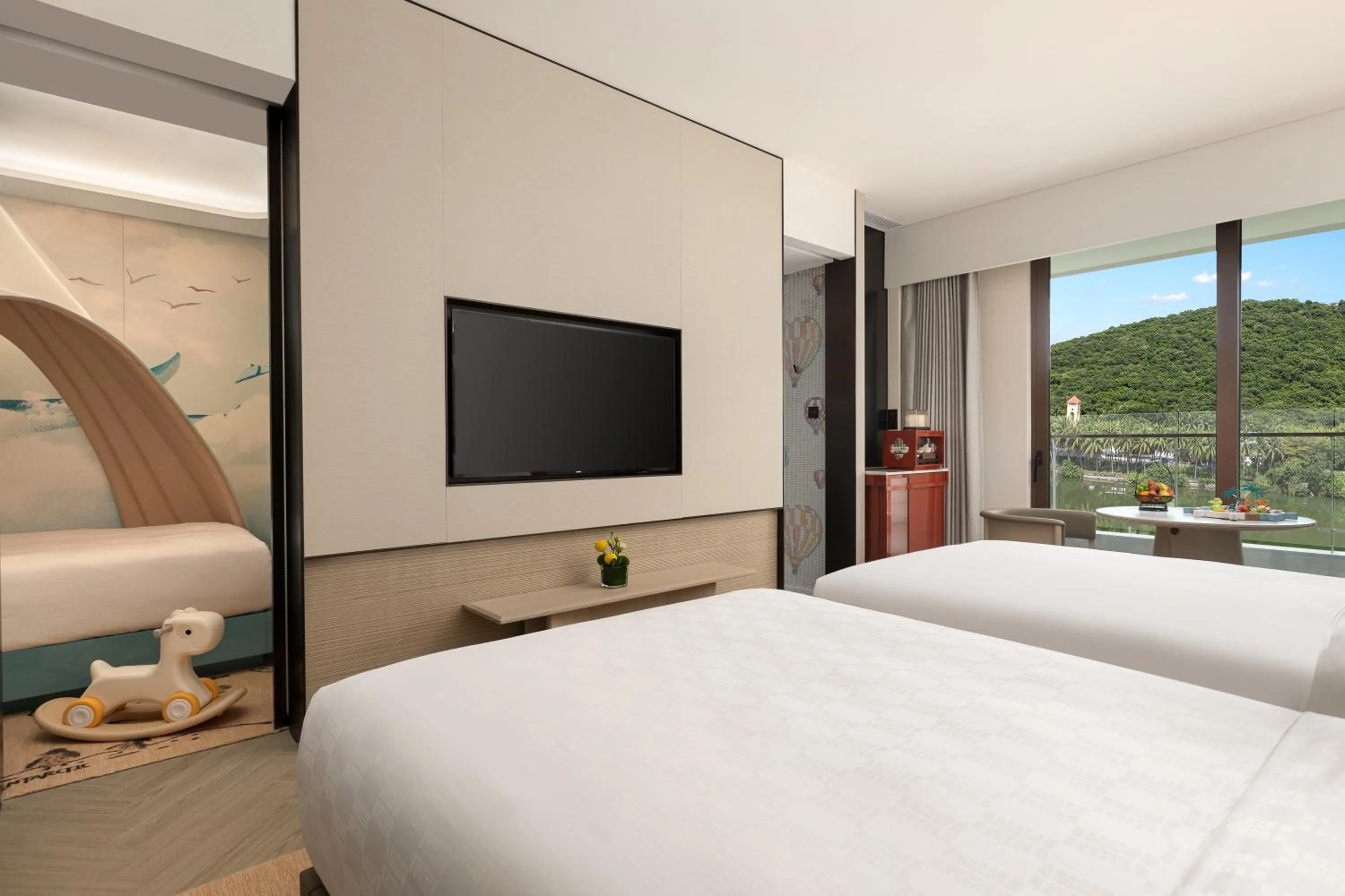 Bedroom, Bed in HUALUXE Sanya Yalong Bay Resort