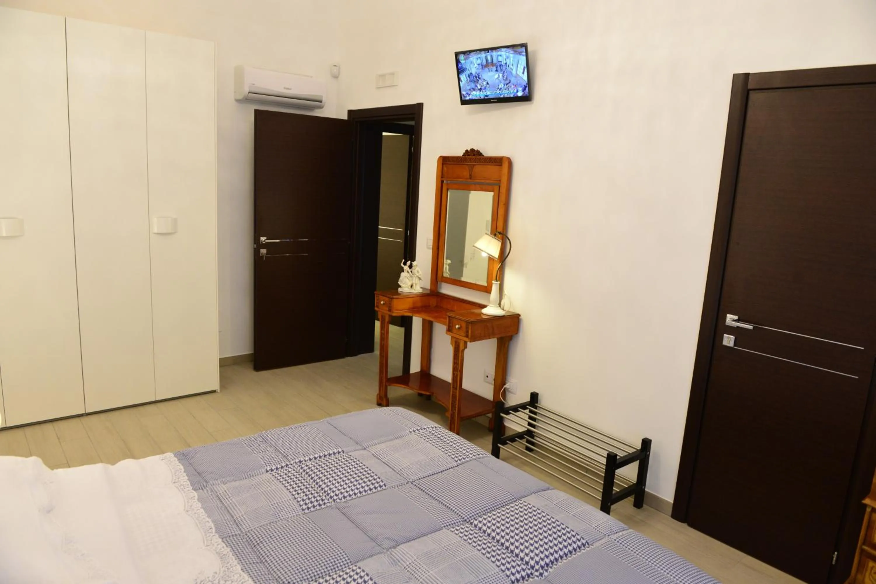 Decorative detail, Bed in Bed and Breakfast Oz