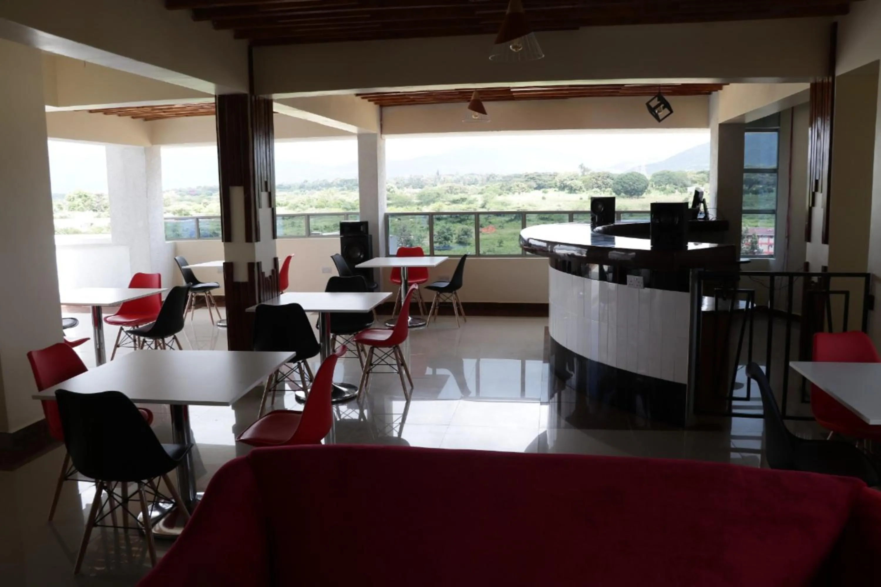 Restaurant/places to eat in Paraiso Gardens Hotel