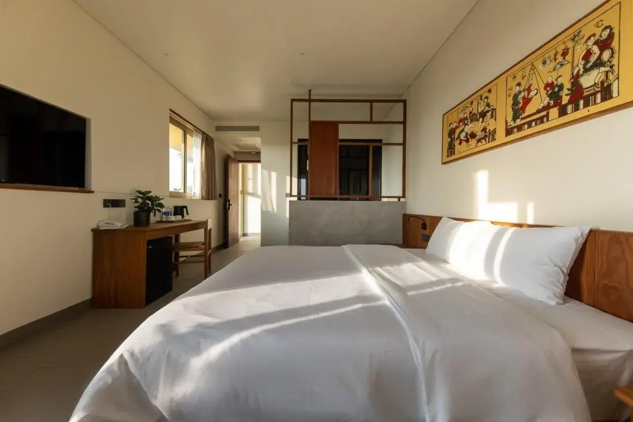 Deluxe Double Room with Balcony - single occupancy in Cát Vàng Hotel & Apartment Deluxe Double Room with Balcony - single occupancy in Cát Vàng Hotel & Apartment