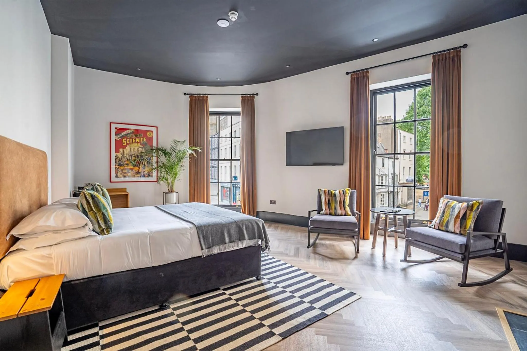 Bed in Crescent Place by Mansley