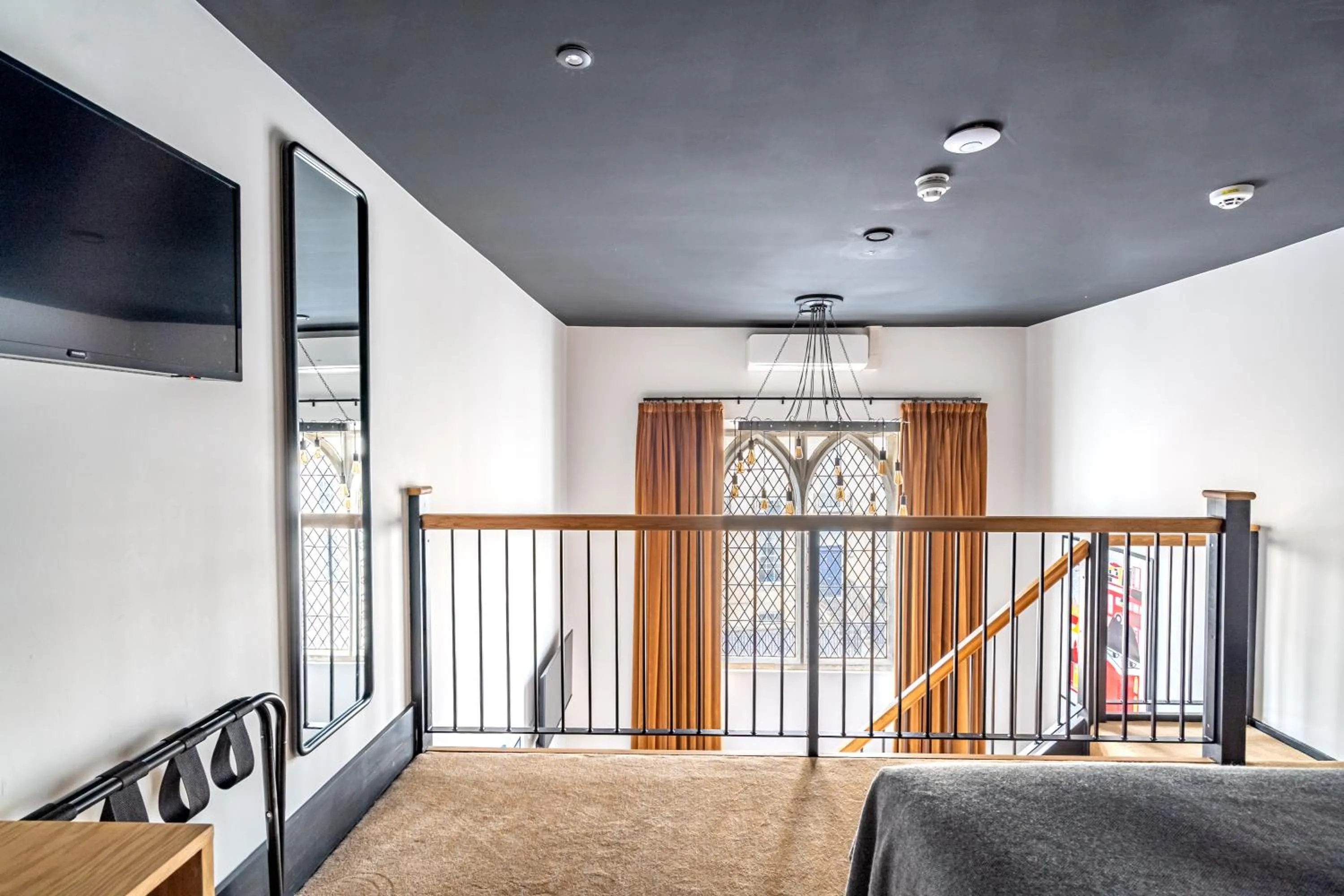 Bed in Crescent Place by Mansley