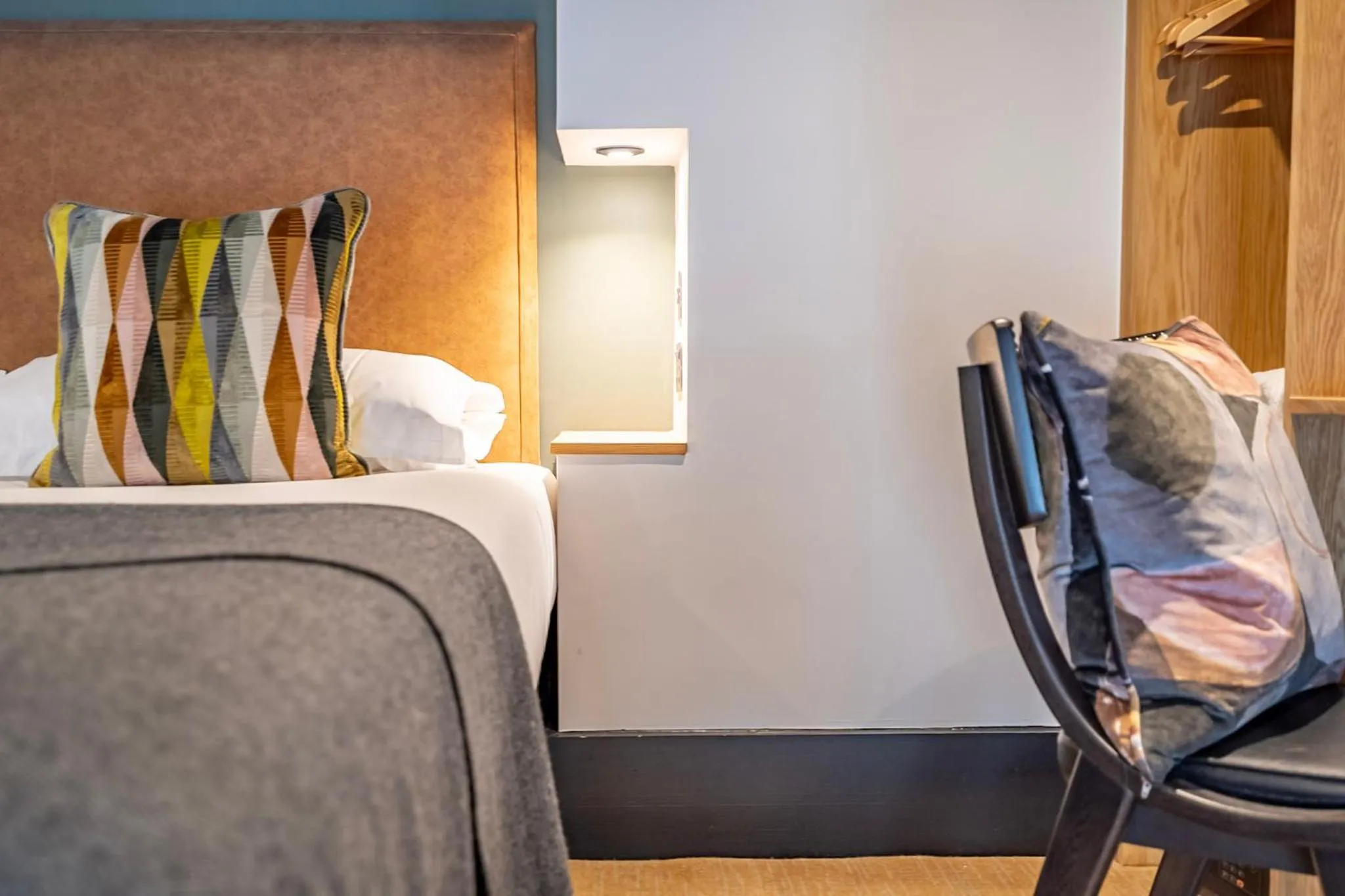 Bed in Crescent Place by Mansley