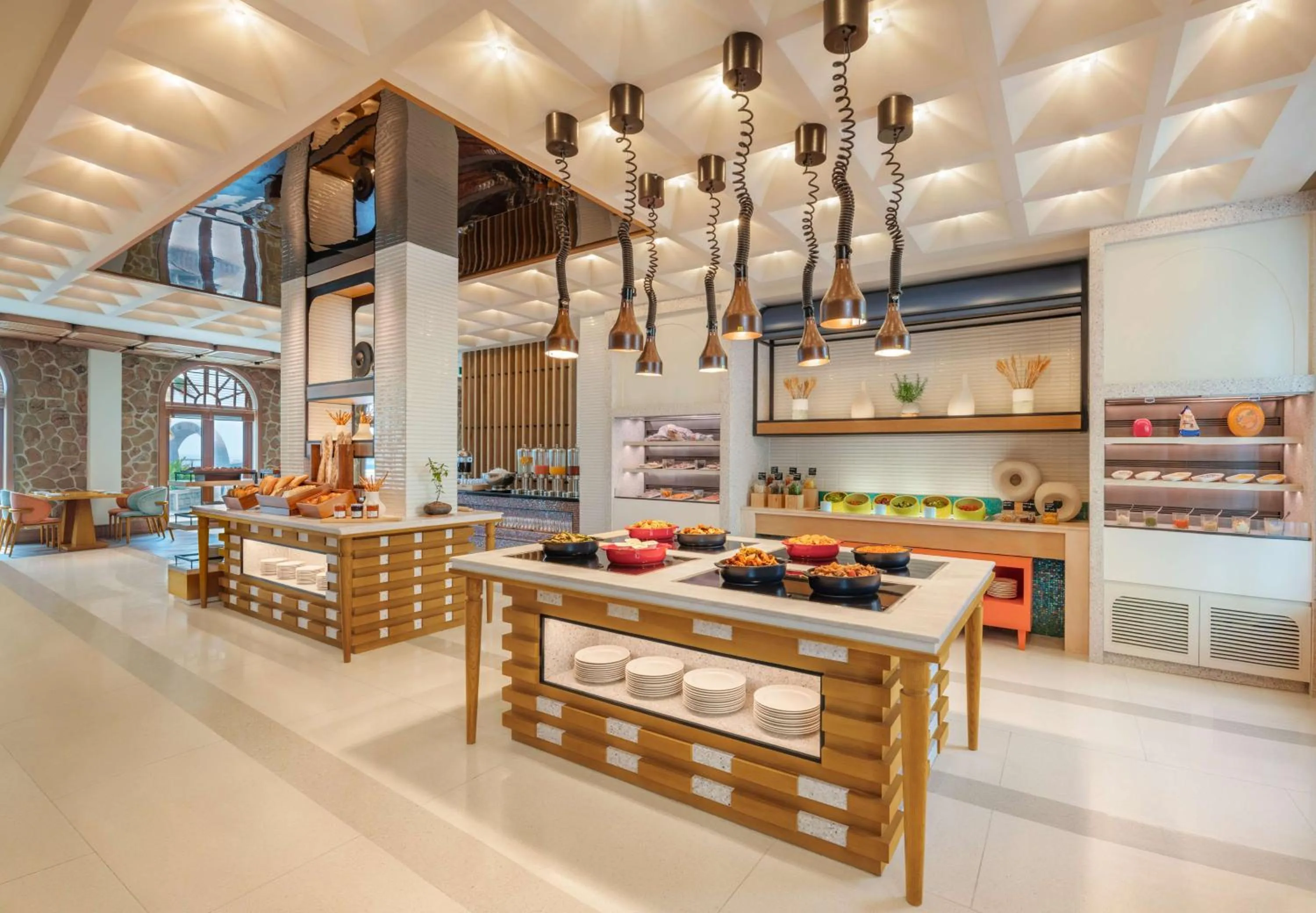 Restaurant/places to eat in La Festa Phu Quoc, Curio Collection By Hilton