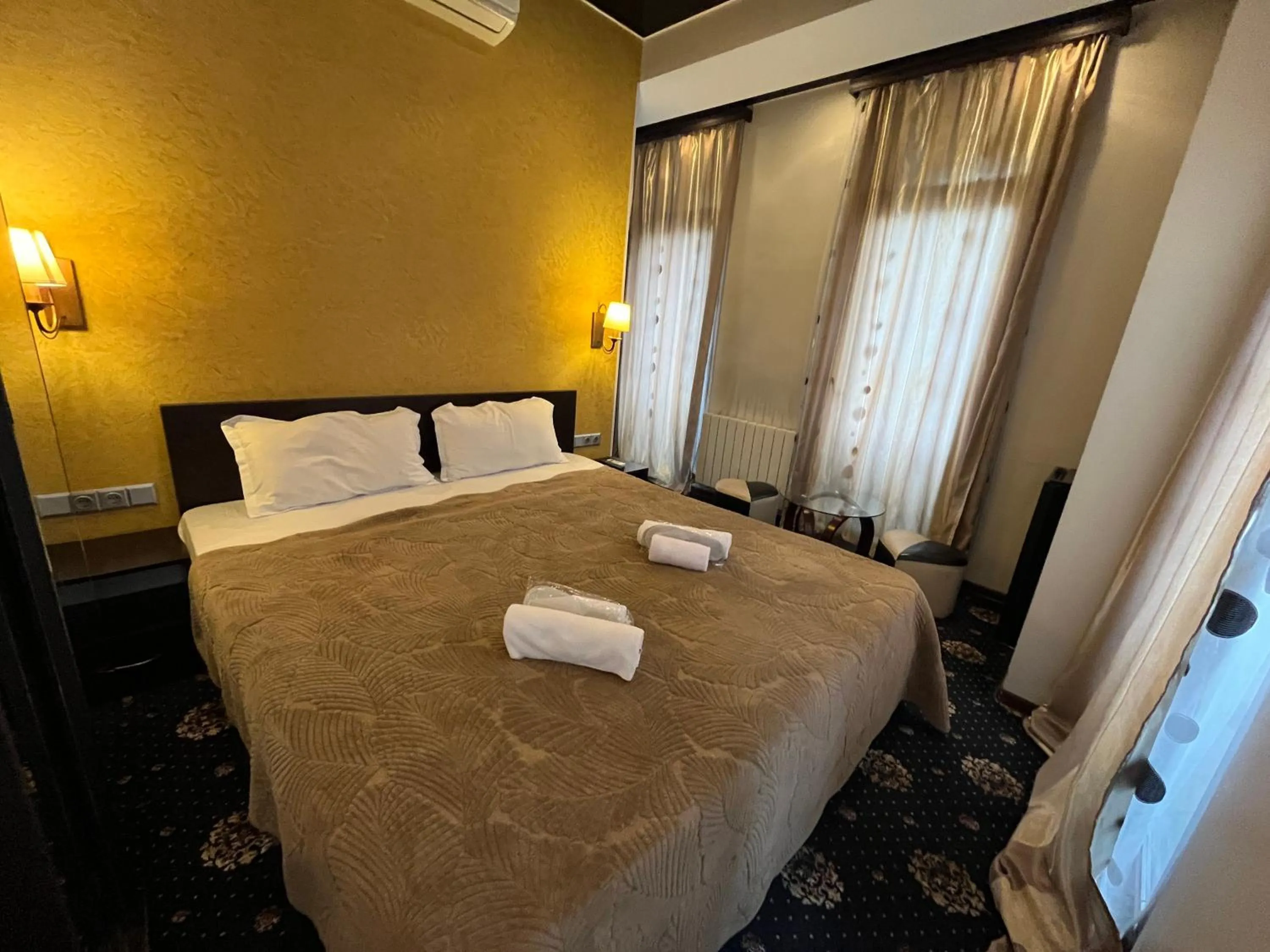 Bed in HOTEL NEW ROYAL