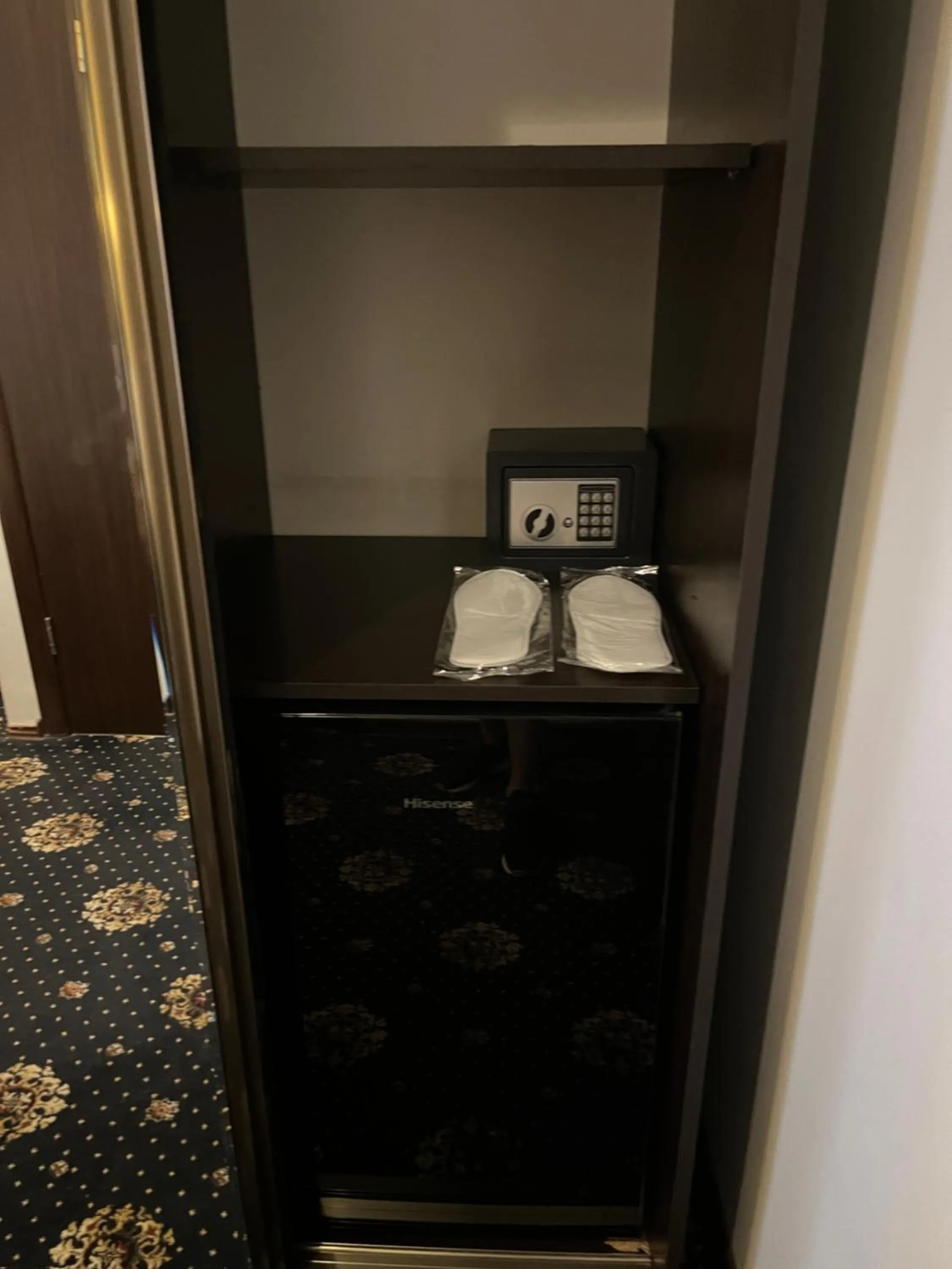 safe in HOTEL NEW ROYAL