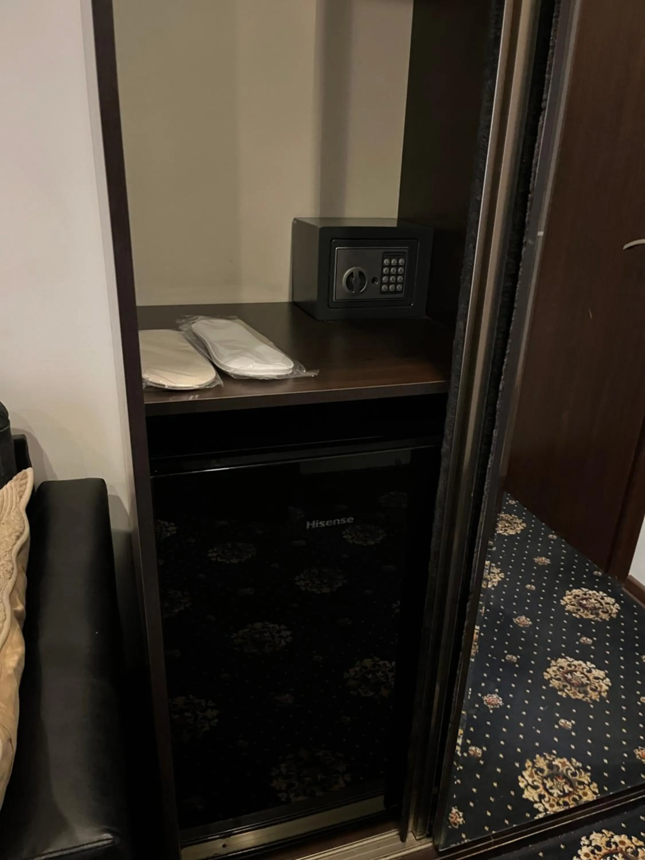 hair dresser in HOTEL NEW ROYAL