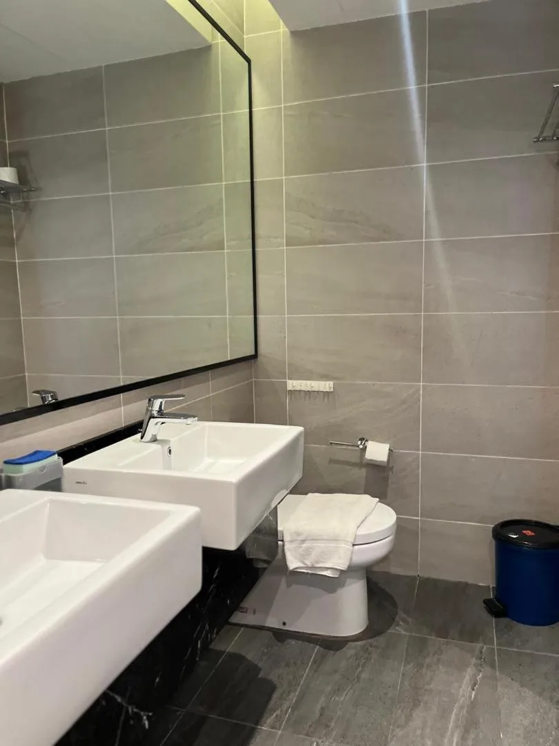 Red M101 by Oak Tree