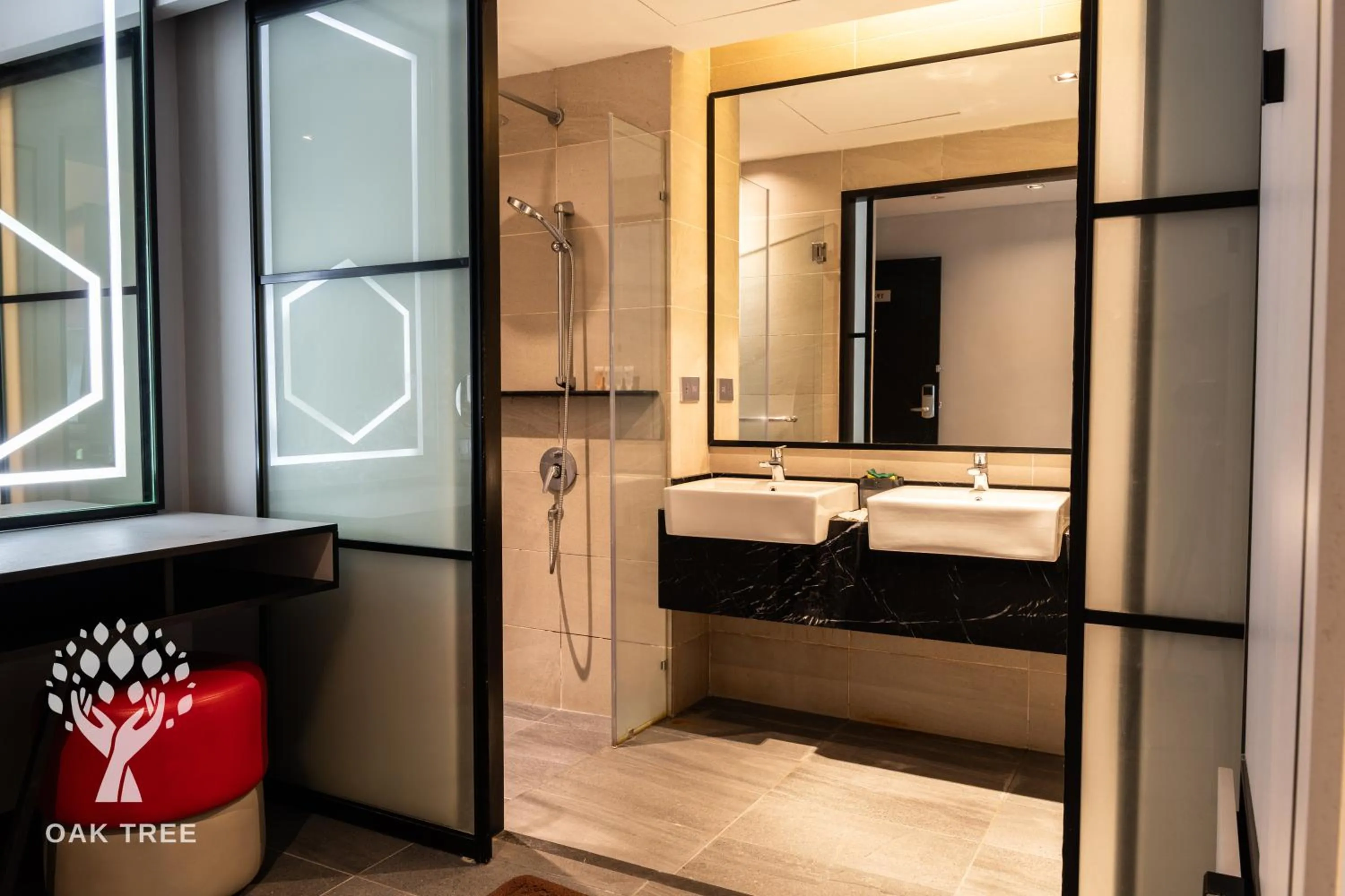 Red M101 by Oak Tree