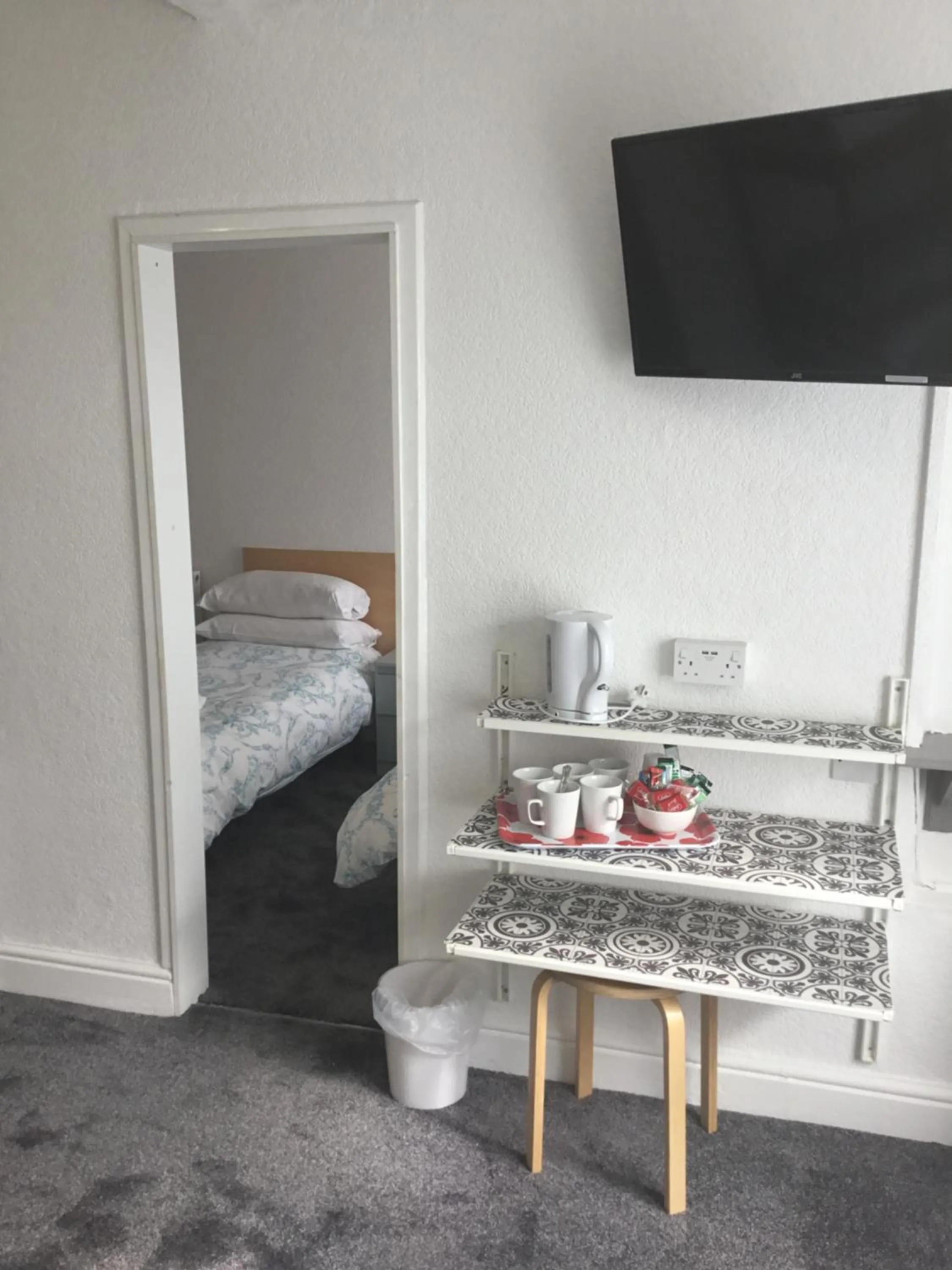 Decorative detail, Bed in The Danescourt