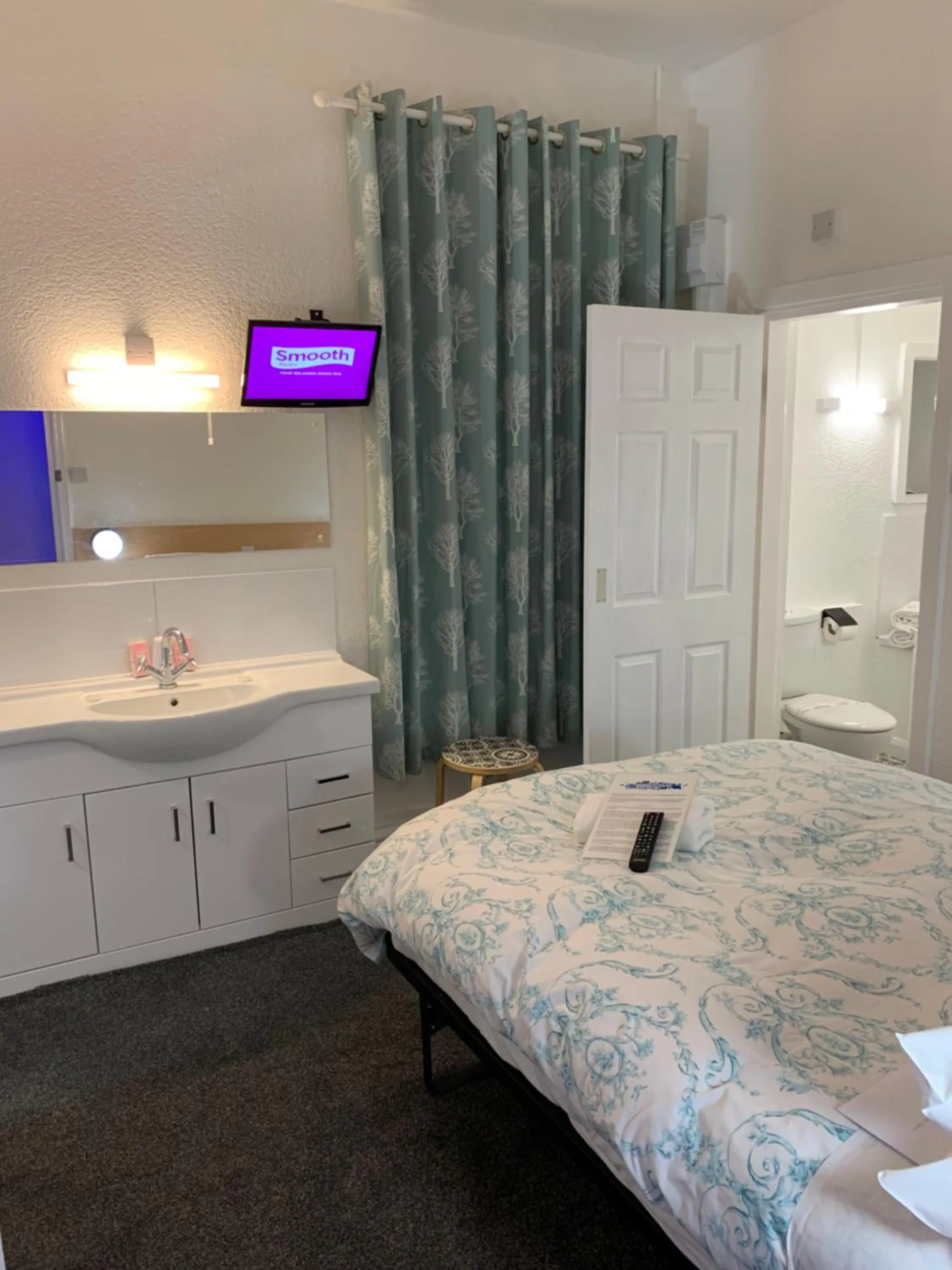 Bed in The Danescourt