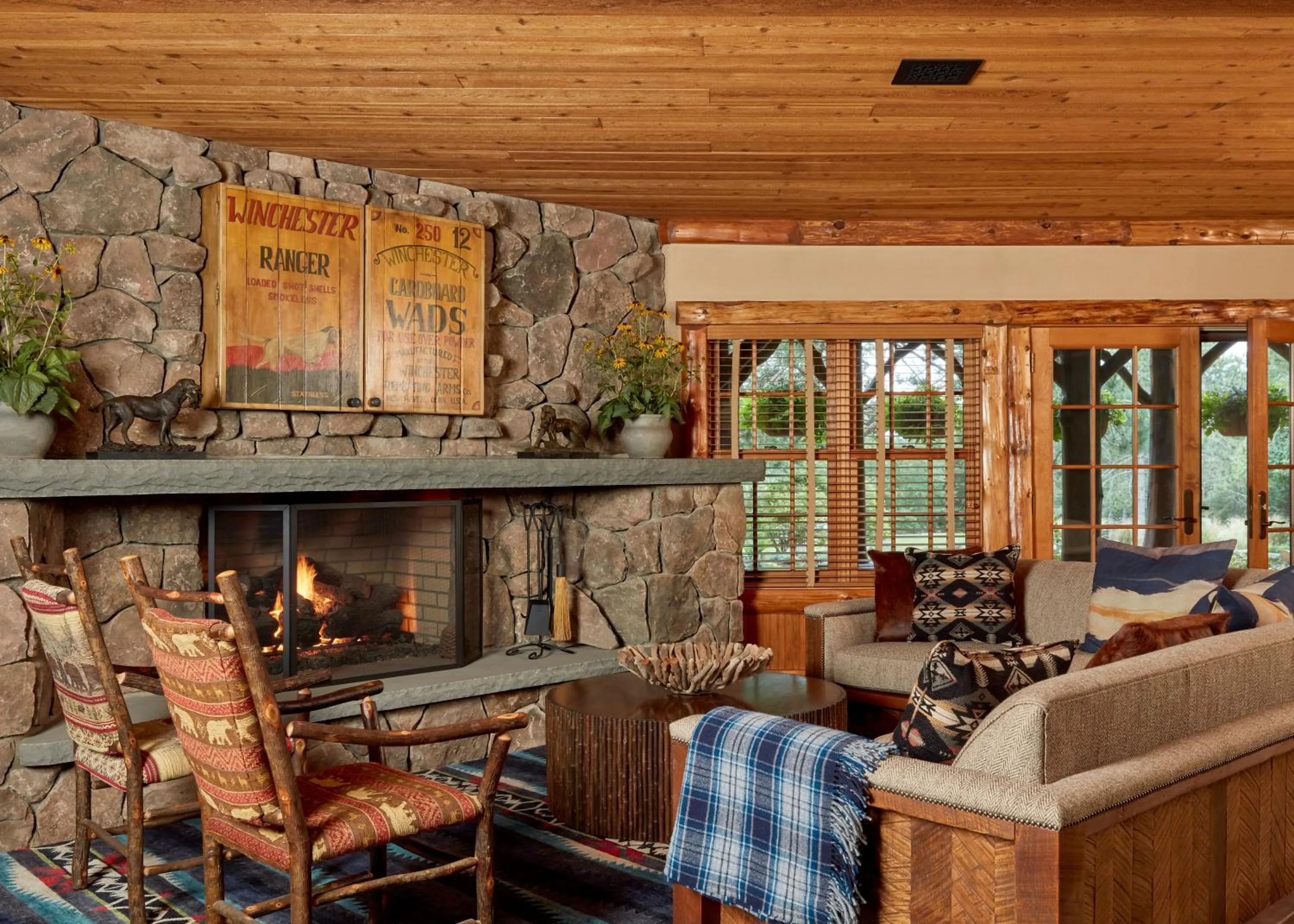 Lounge or bar in The Chatwal Lodge (All-Inclusive) - in The Unbound Collection by Hyatt