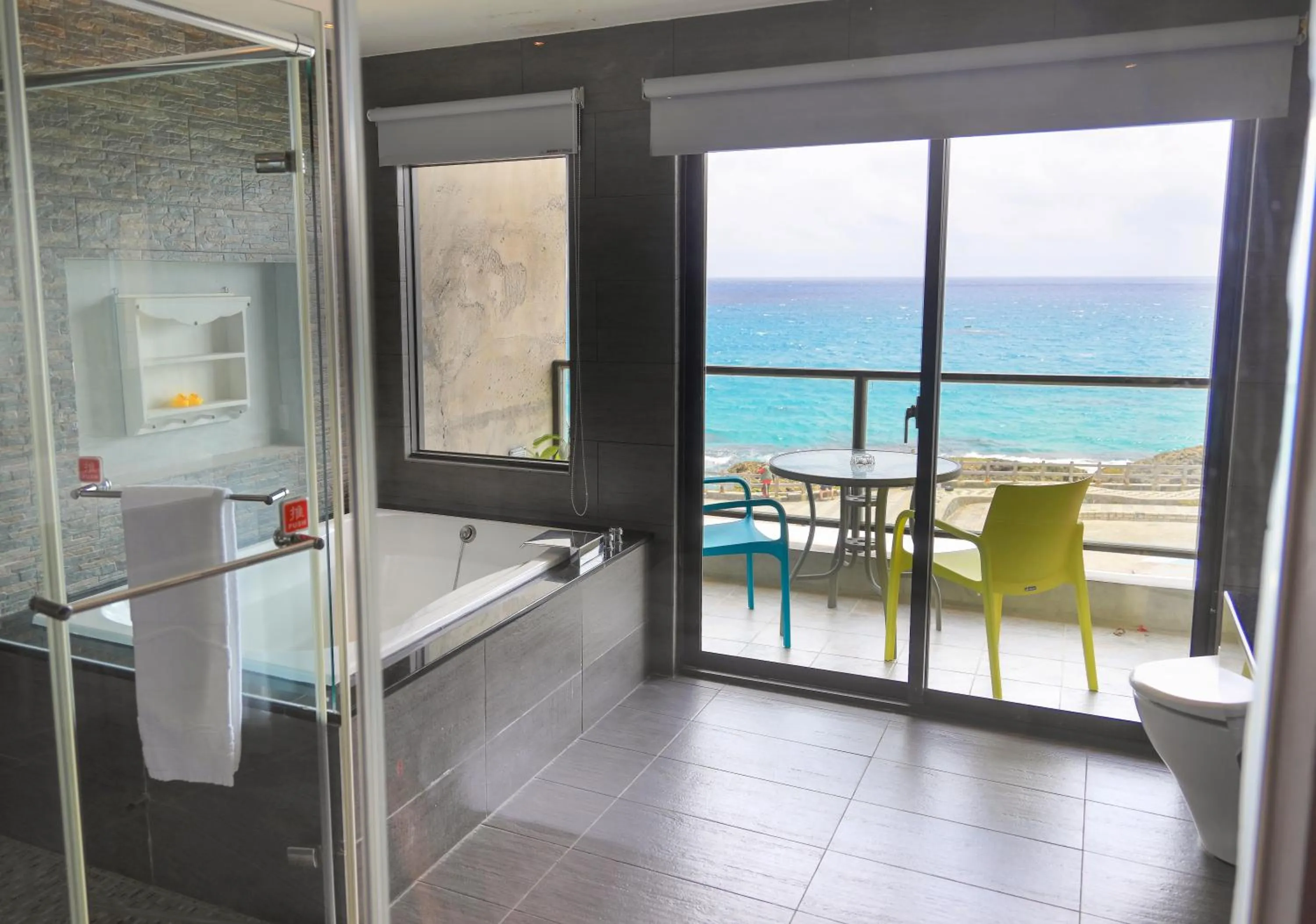 Balcony/Terrace in Jing Guan Hotel