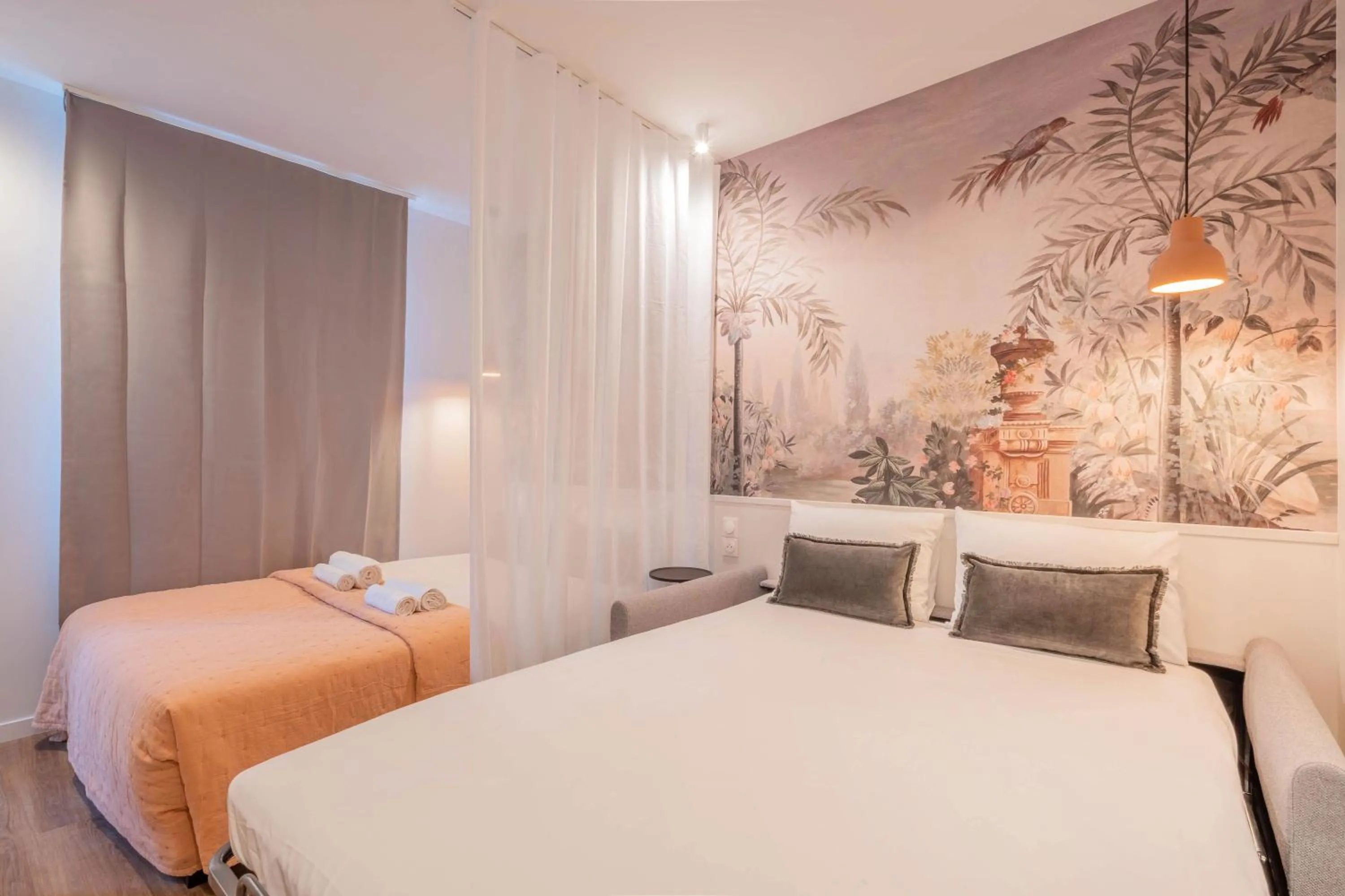 Photo of the whole room, Bed in Résidence Le Belleville