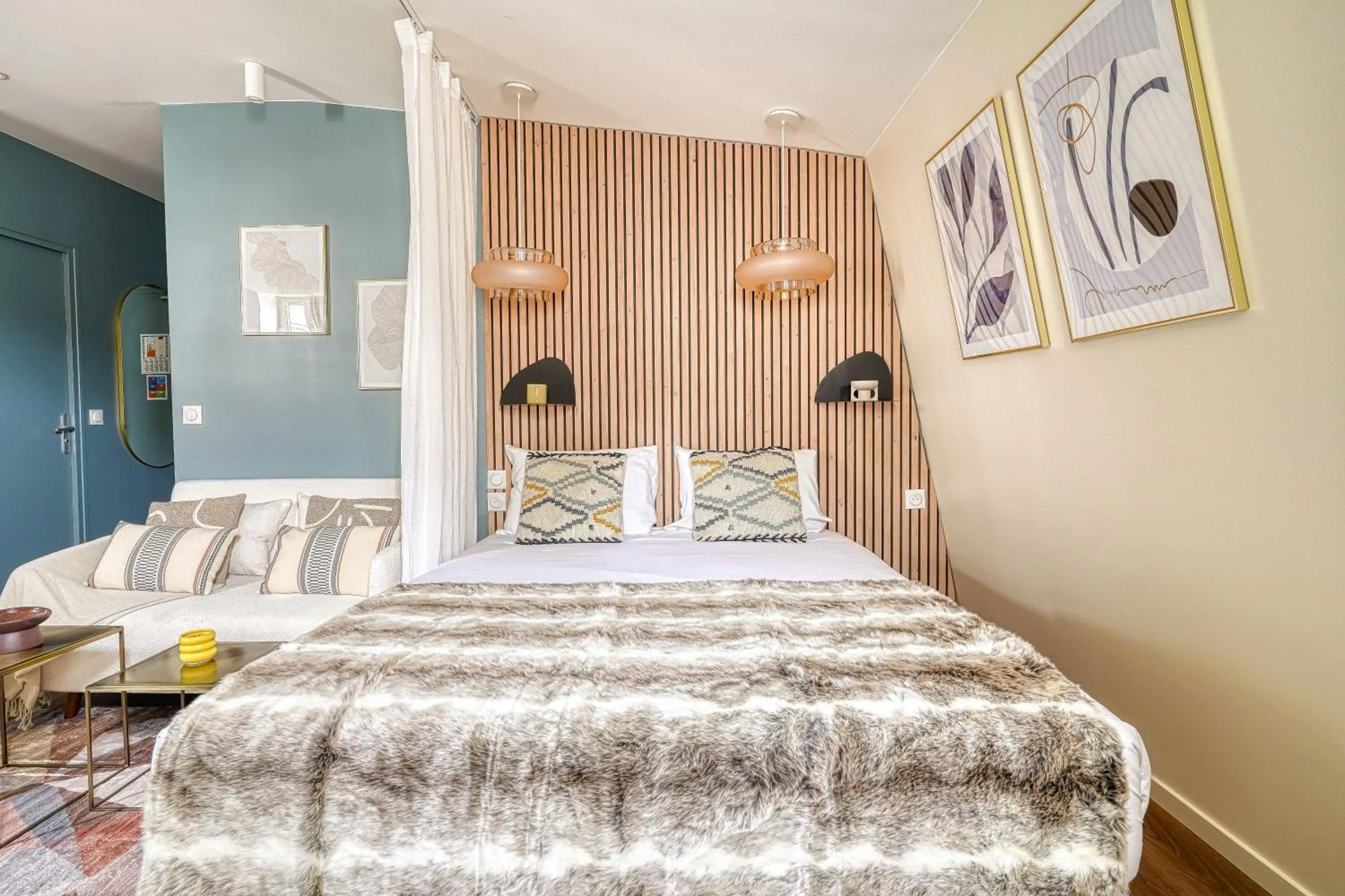 Bed in Résidence Le Belleville