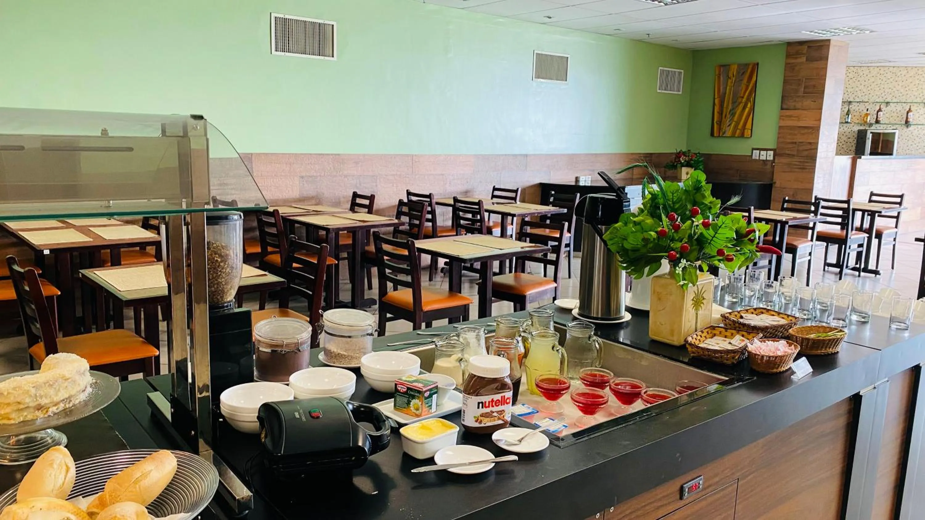 Restaurant/places to eat in Hotel Atlantico Macaé By Inn House