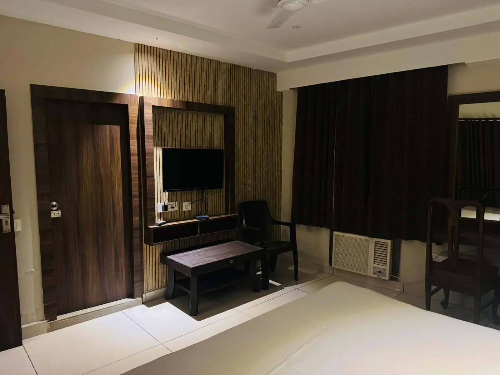 Bed in Hotel Pearl inn