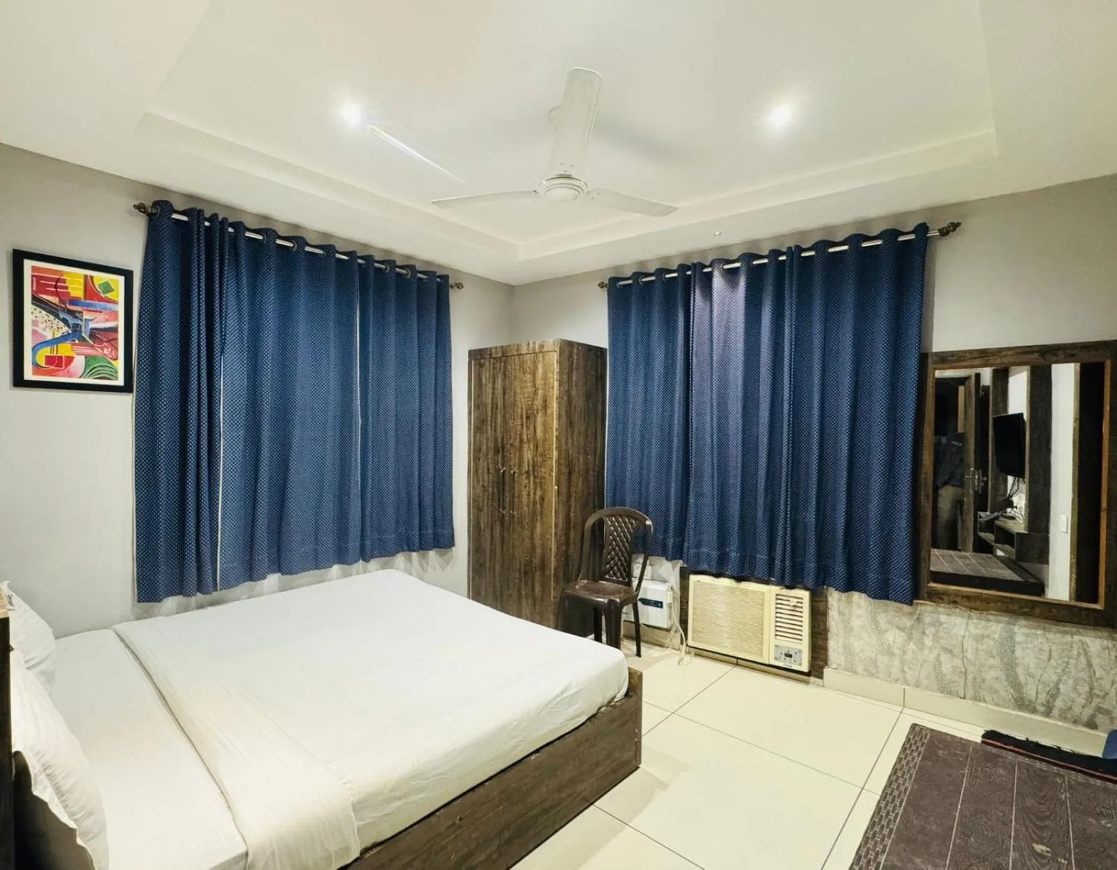 Bedroom, Bed in Hotel Pearl inn