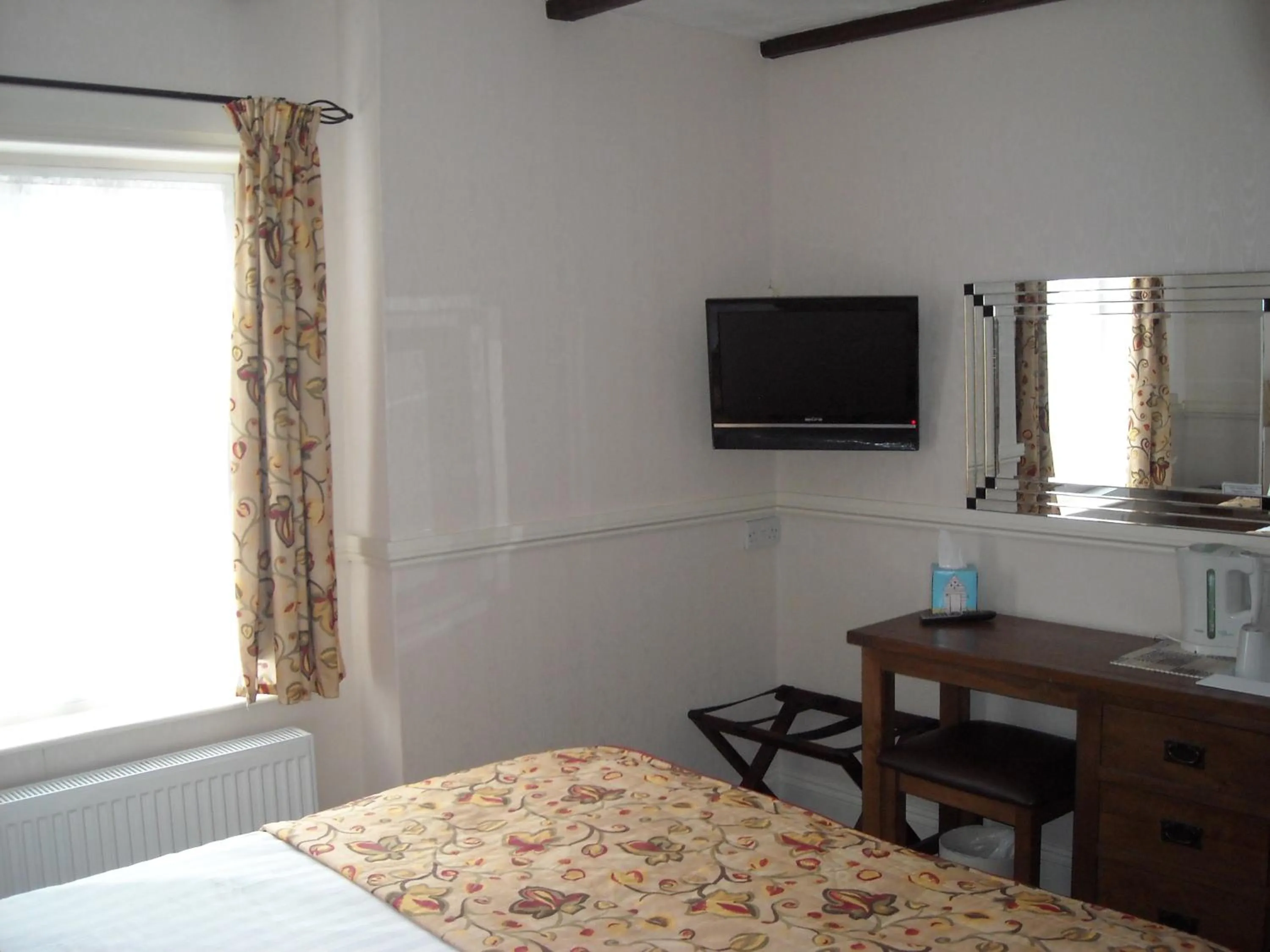 Bed in Townstal Farmhouse