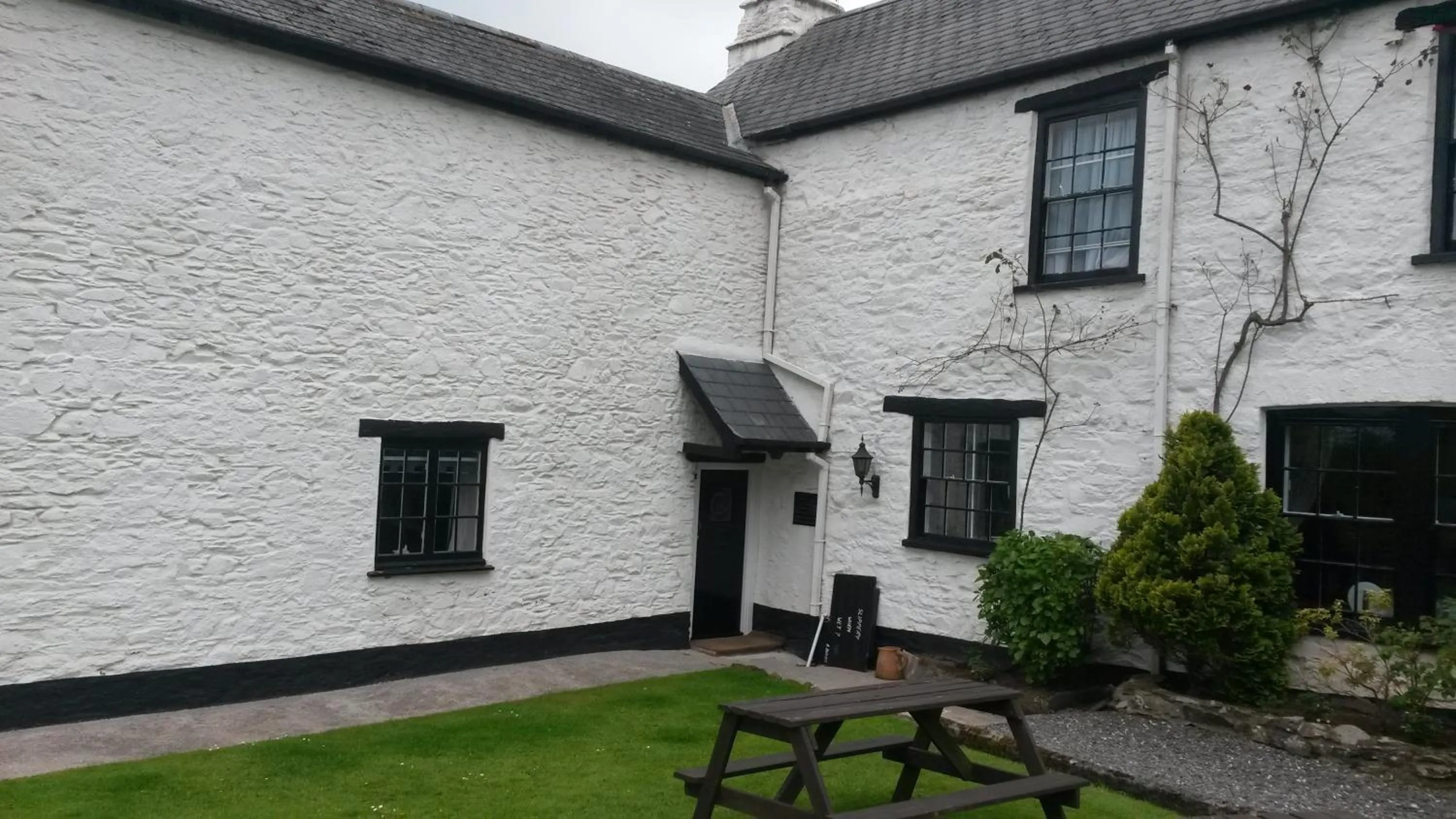 Day in Townstal Farmhouse