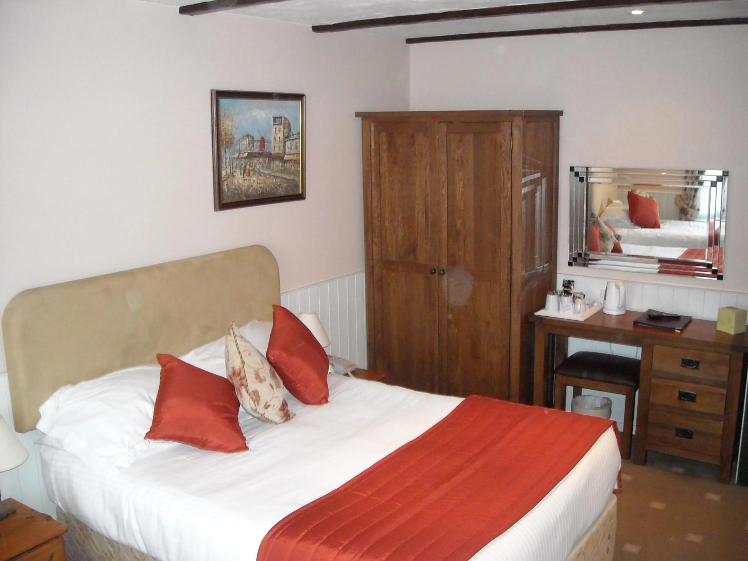 Photo of the whole room, Bed in Townstal Farmhouse