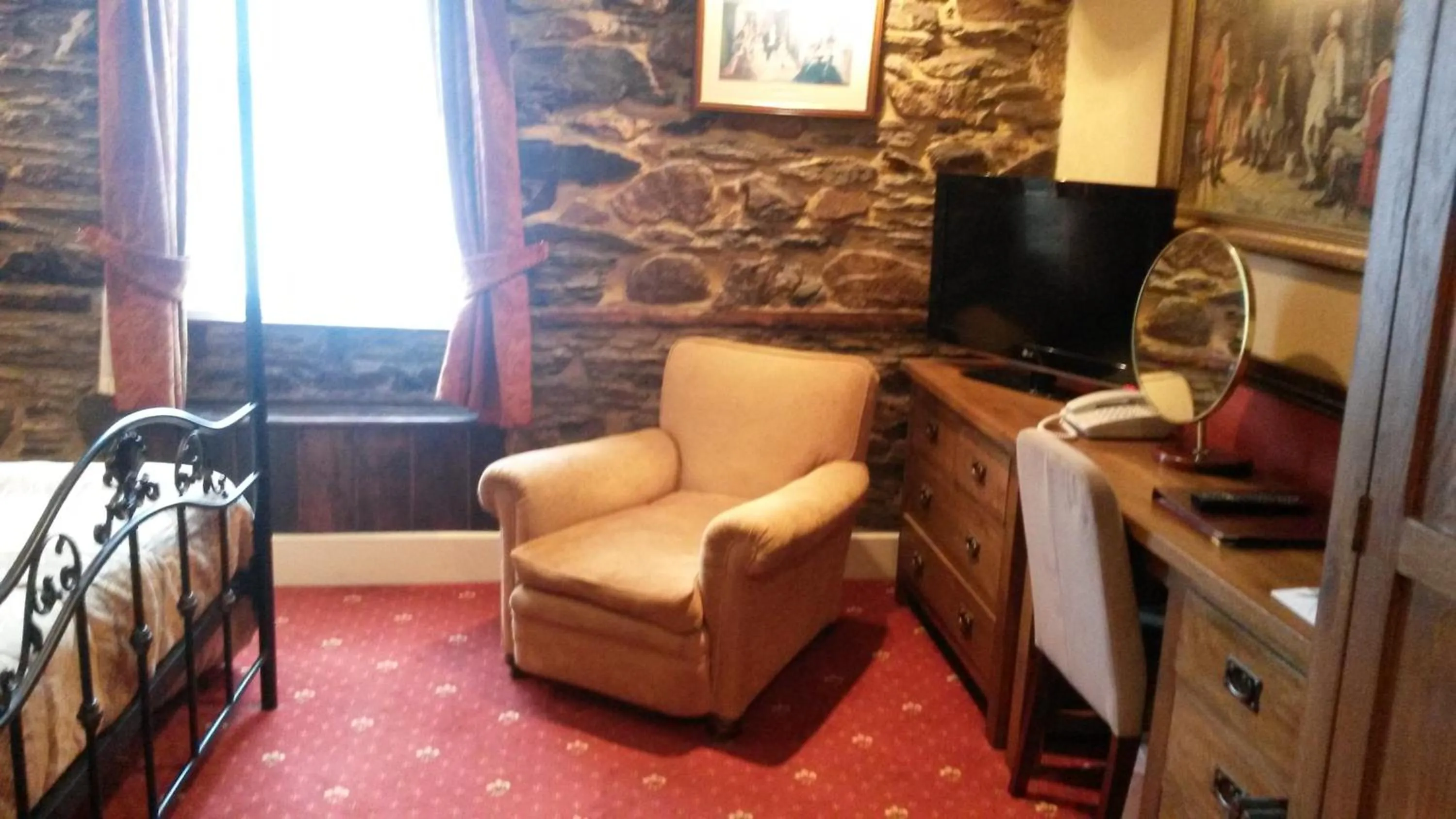 Day in Townstal Farmhouse