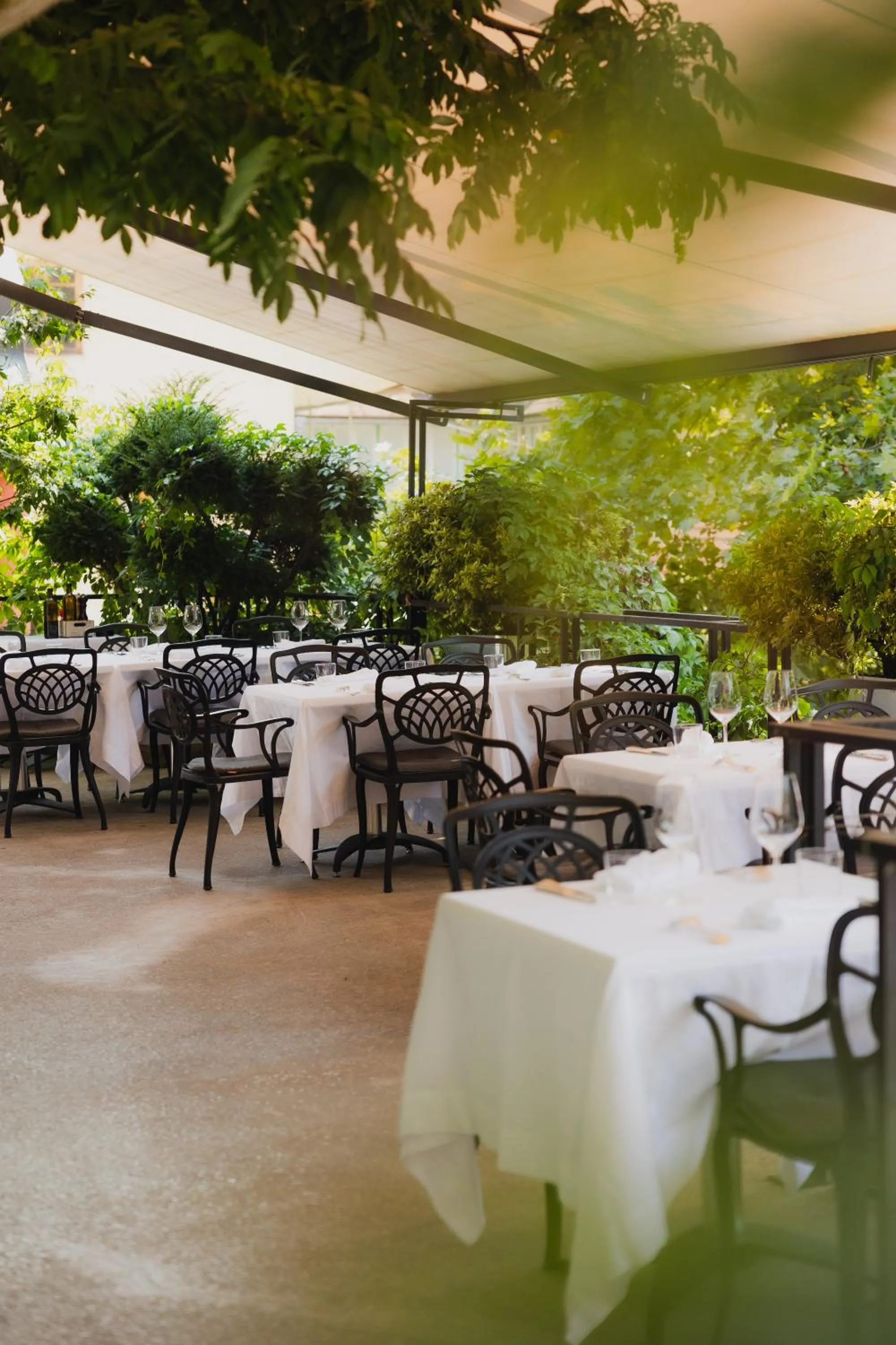 Restaurant/places to eat in AS Boutique Hotel, superior