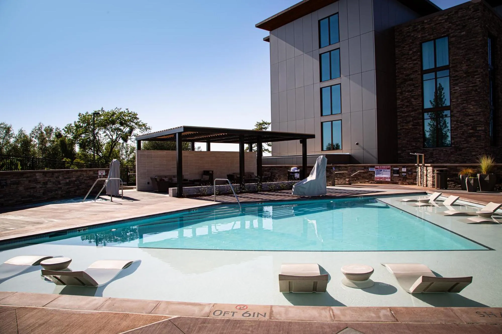 Swimming pool in Red Hawk Resort & Casino