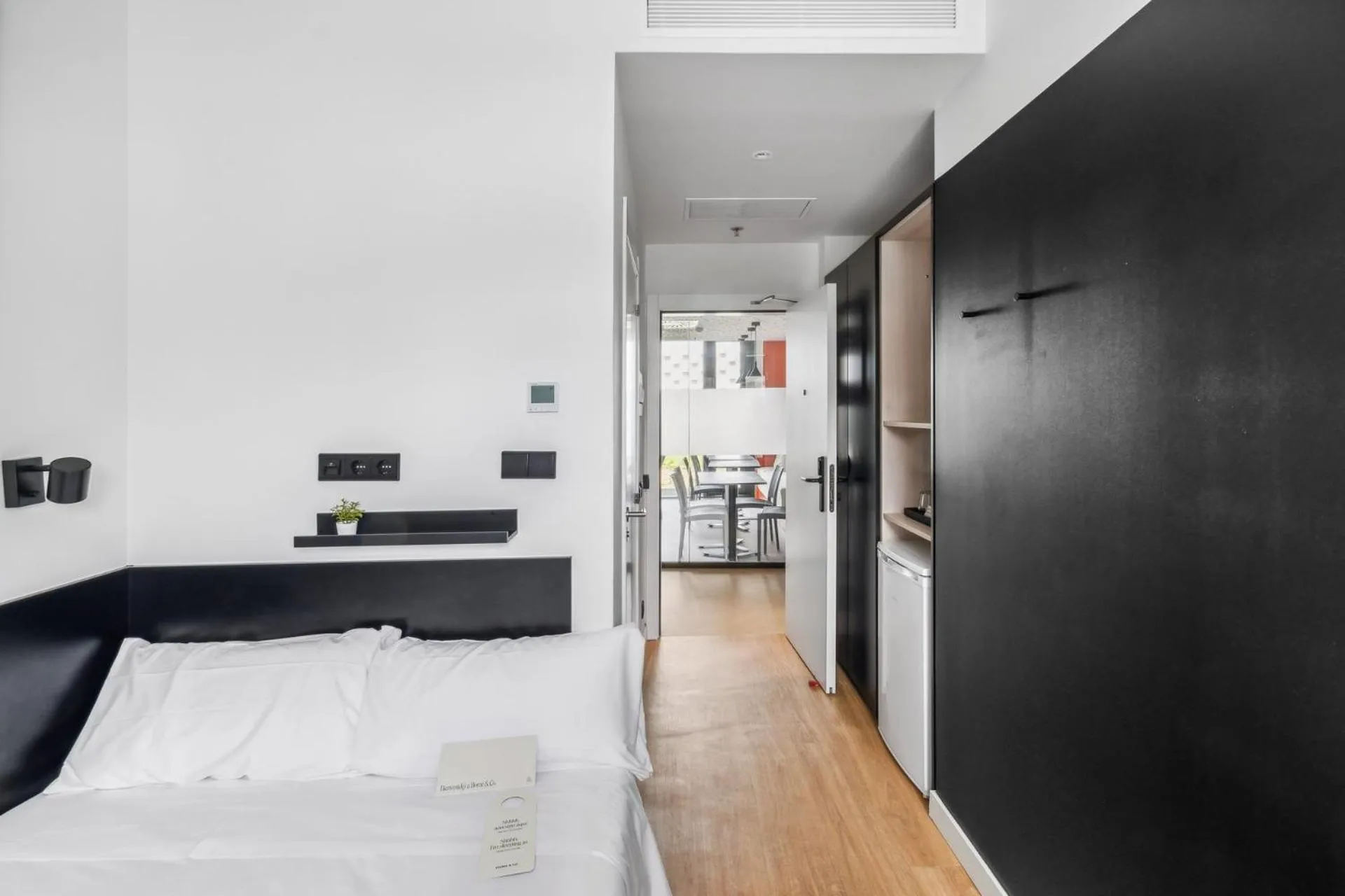 Bedroom, Bed in Home and CoLiving Pamplona
