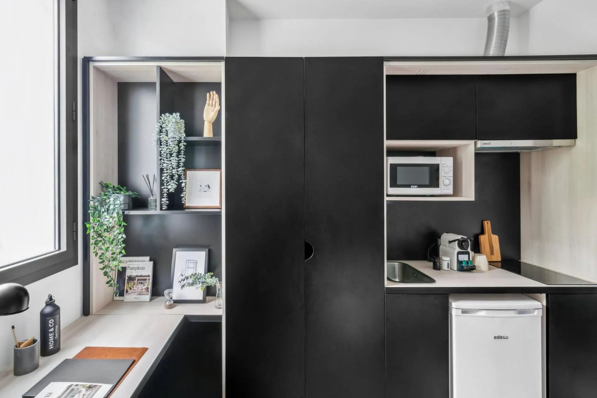 Coffee/tea facilities in Home and CoLiving Pamplona