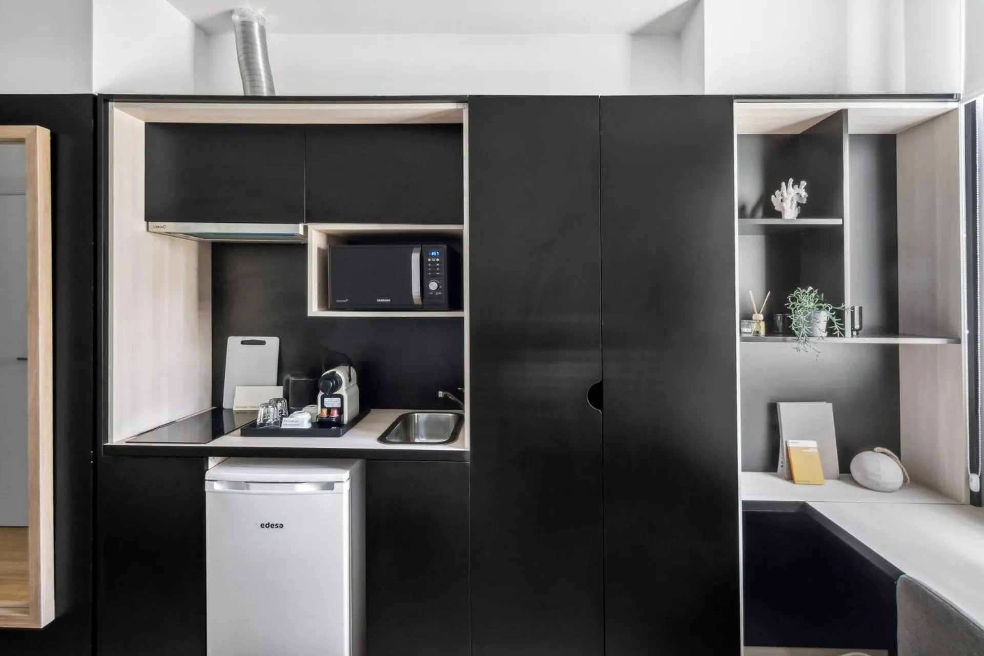 Coffee/tea facilities in Home and CoLiving Pamplona