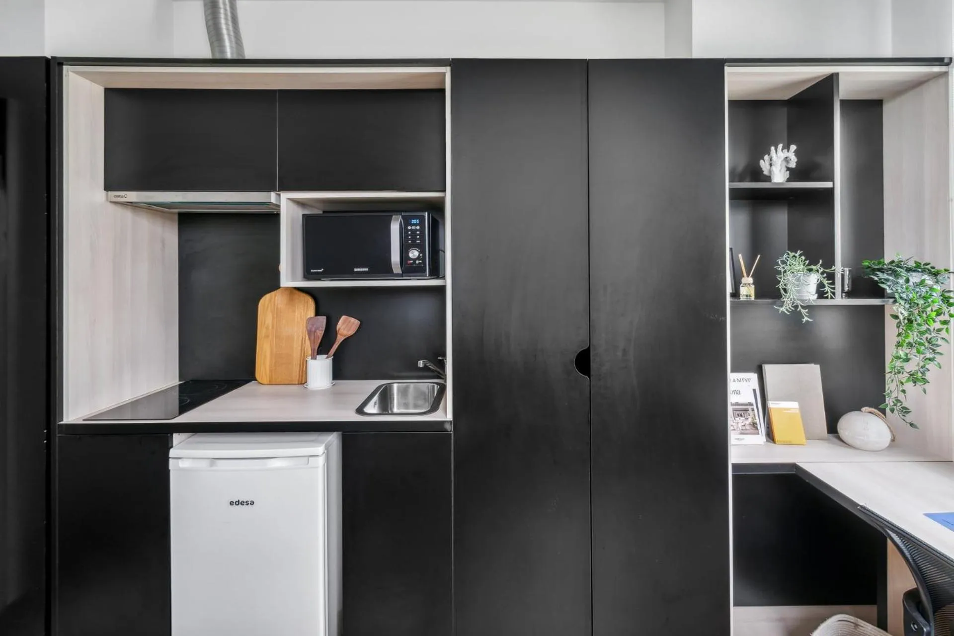 Kitchen or kitchenette in Home and CoLiving Pamplona
