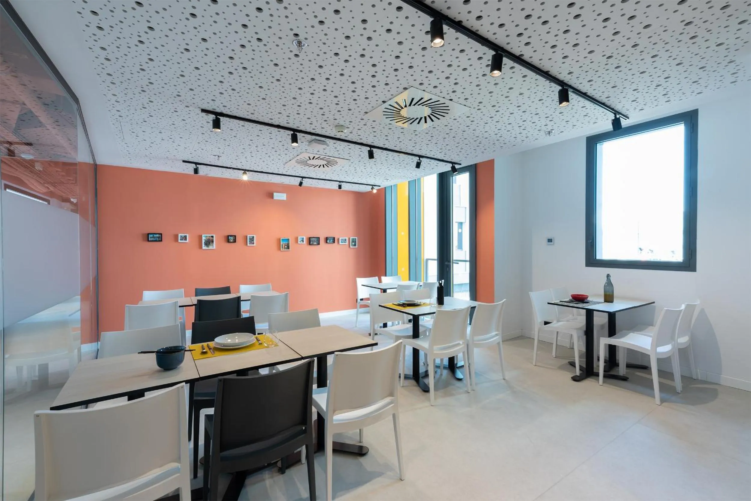 Kitchen or kitchenette in Home and CoLiving Pamplona