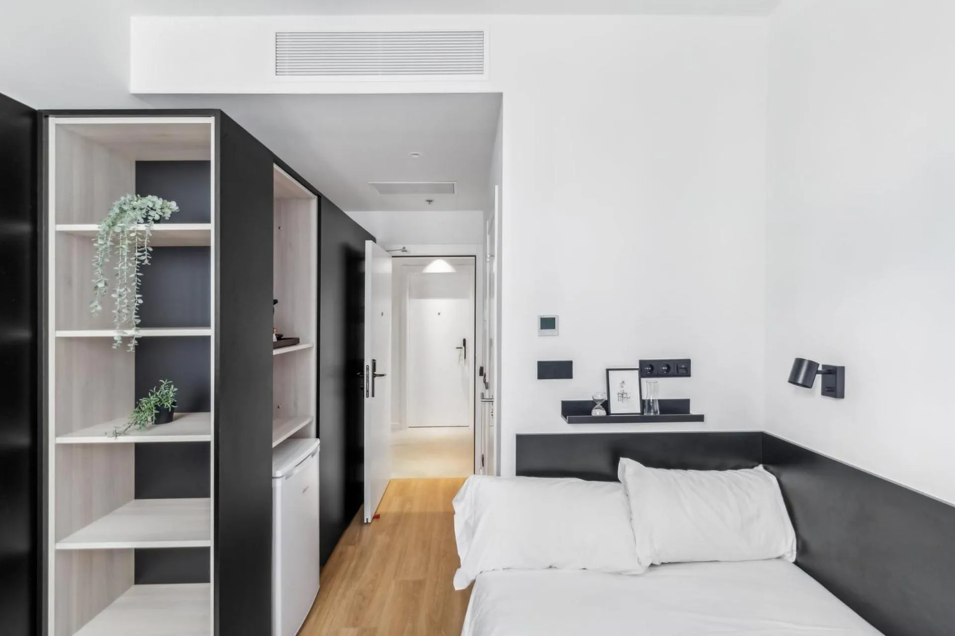 Bedroom, Bed in Home and CoLiving Pamplona