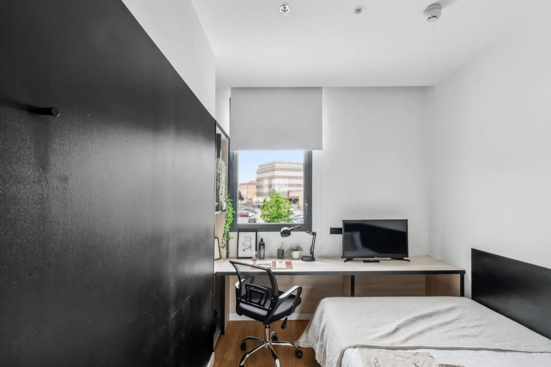 TV and multimedia, Bed in Home and CoLiving Pamplona