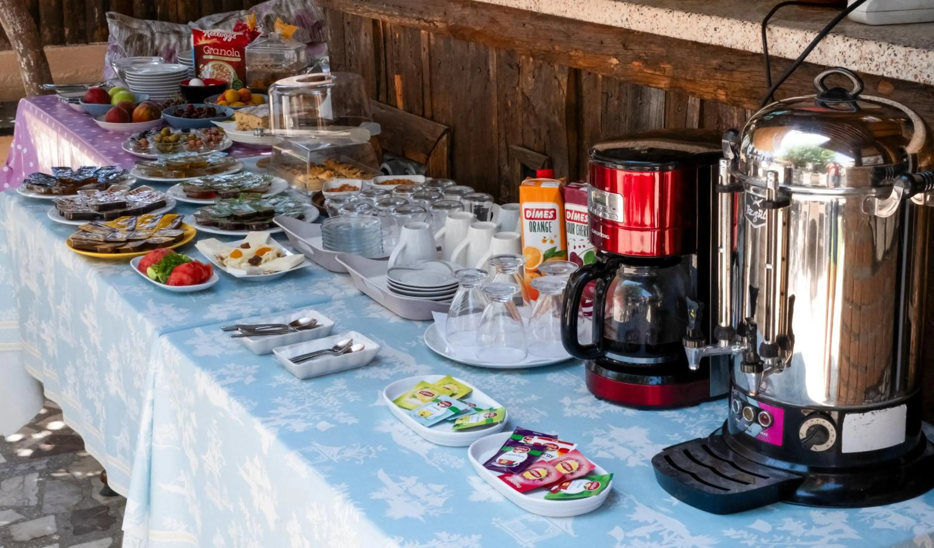 Restaurant/places to eat in Garden Palace Boutique Hotel