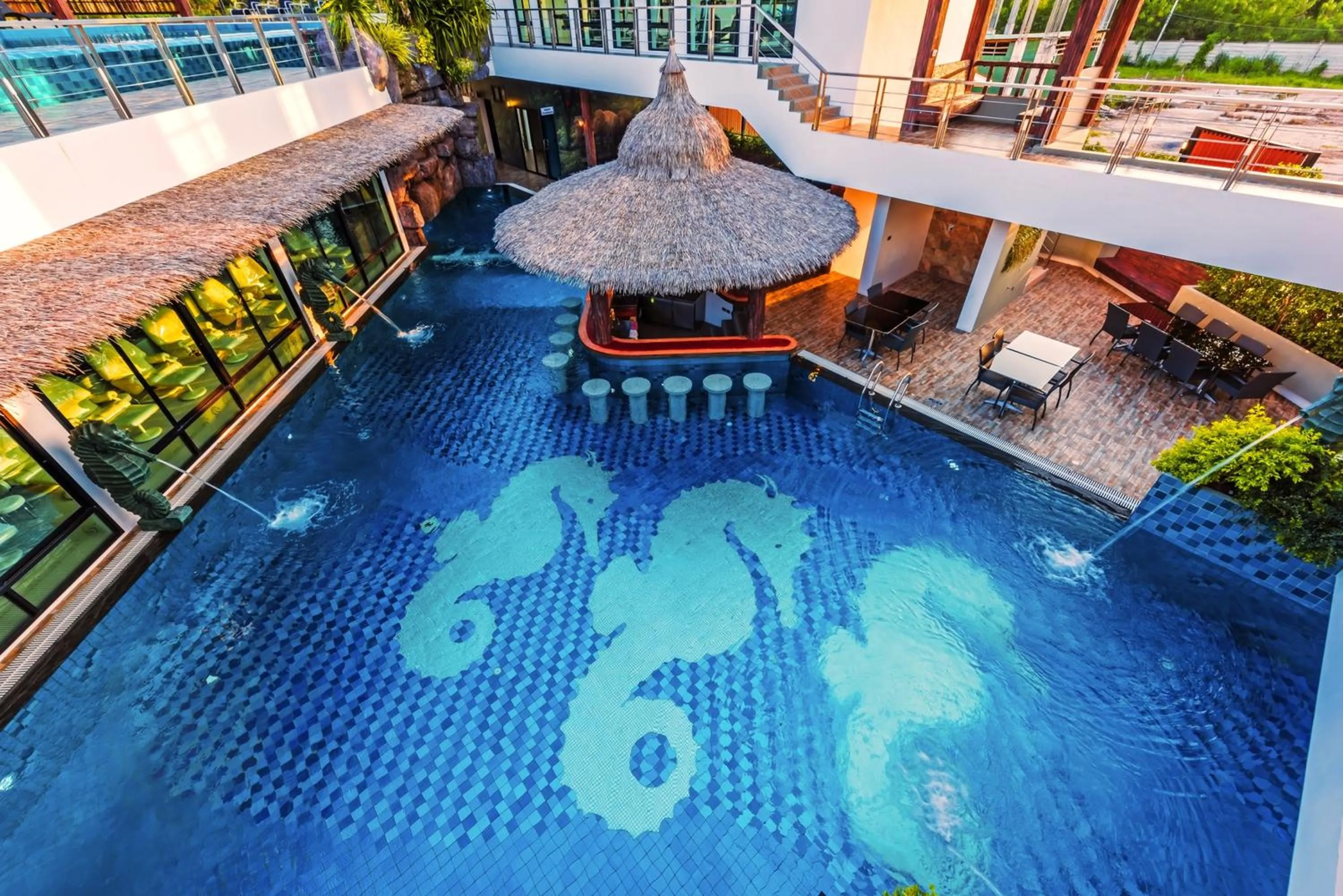 Swimming pool in Chalong Miracle Lakeview