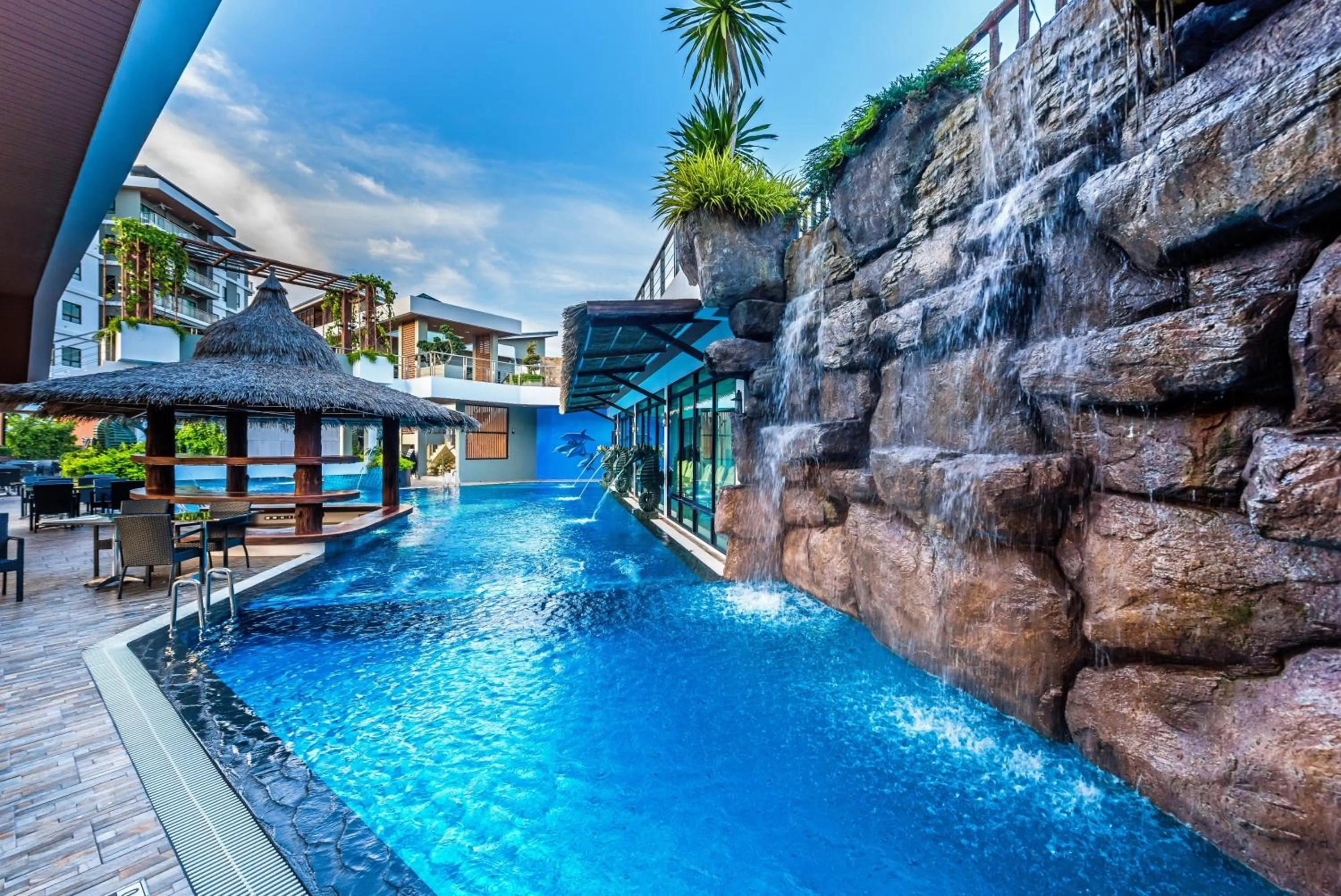 Swimming pool in Chalong Miracle Lakeview