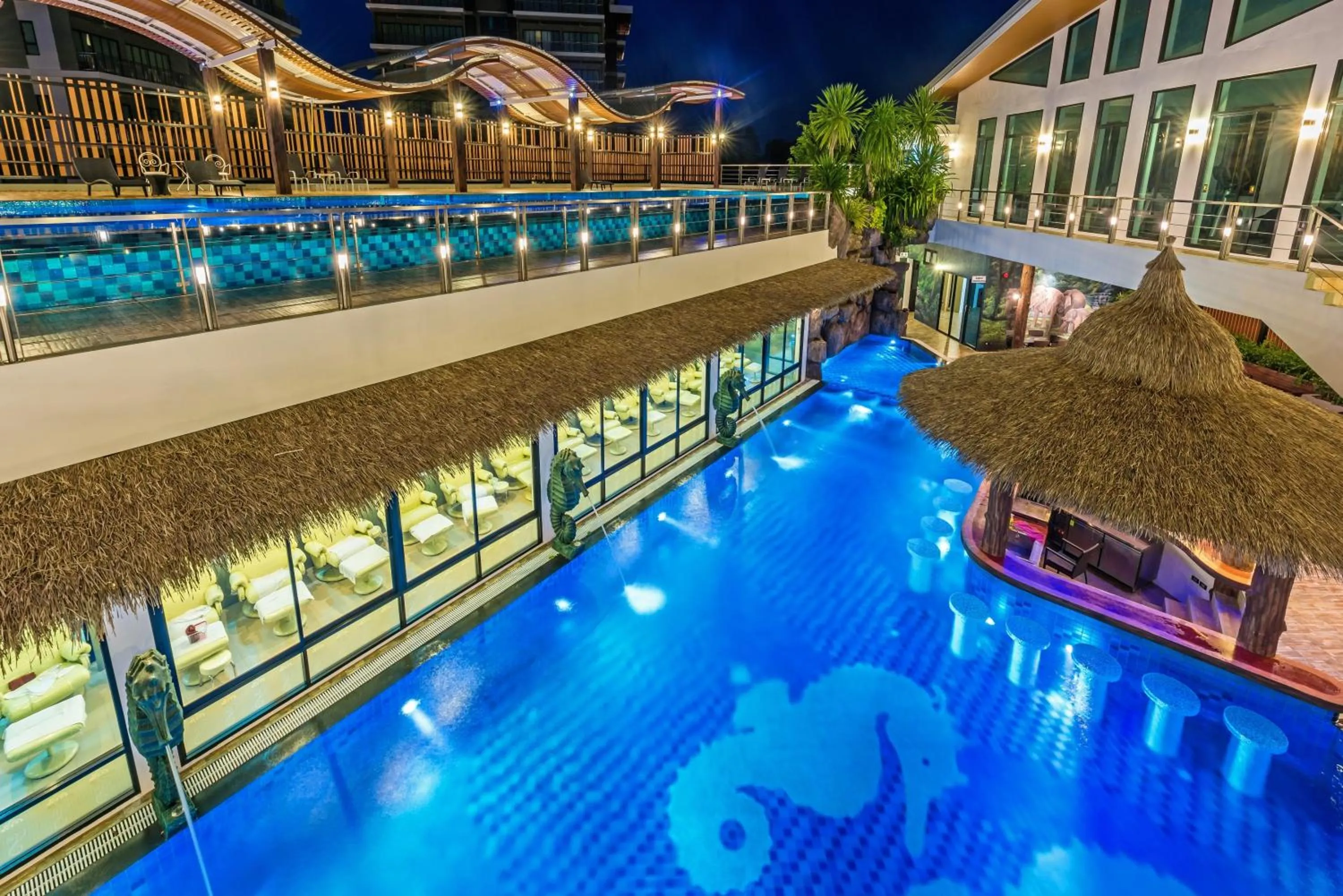 Swimming pool in Chalong Miracle Lakeview