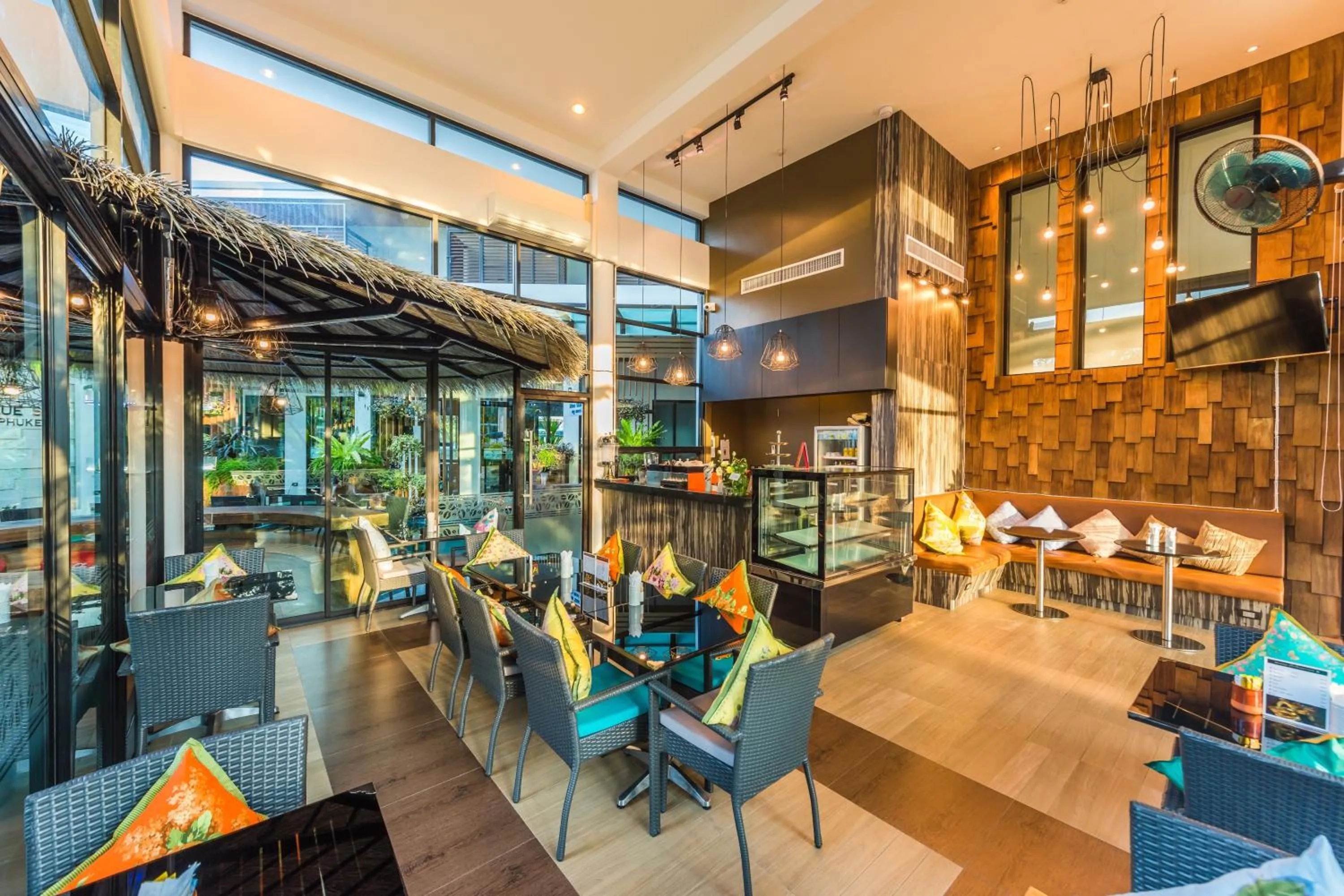 Coffee/tea facilities in Chalong Miracle Lakeview