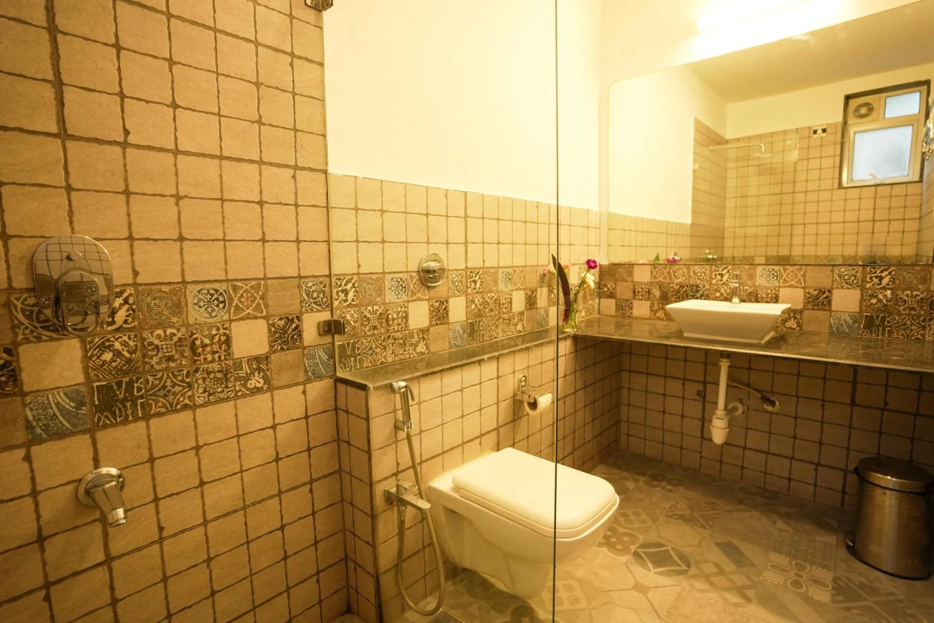 Bathroom in Coastal Pearl Hotel Margao Railway Station