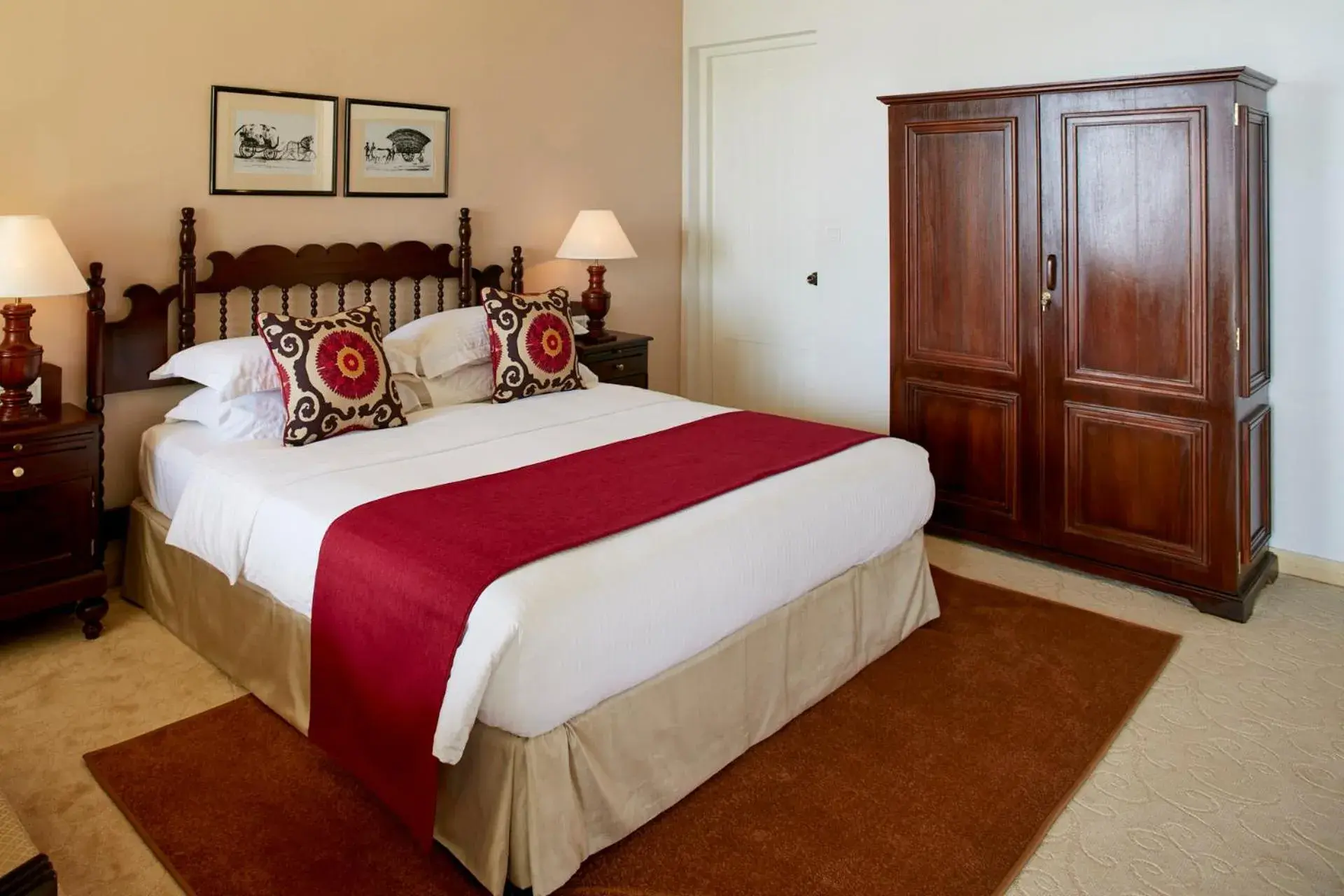 Superior Double Room in EKHO Lake House - From Colonial Bungalow to Royal Retreat Superior Double Room in EKHO Lake House - From Colonial Bungalow to Royal Retreat