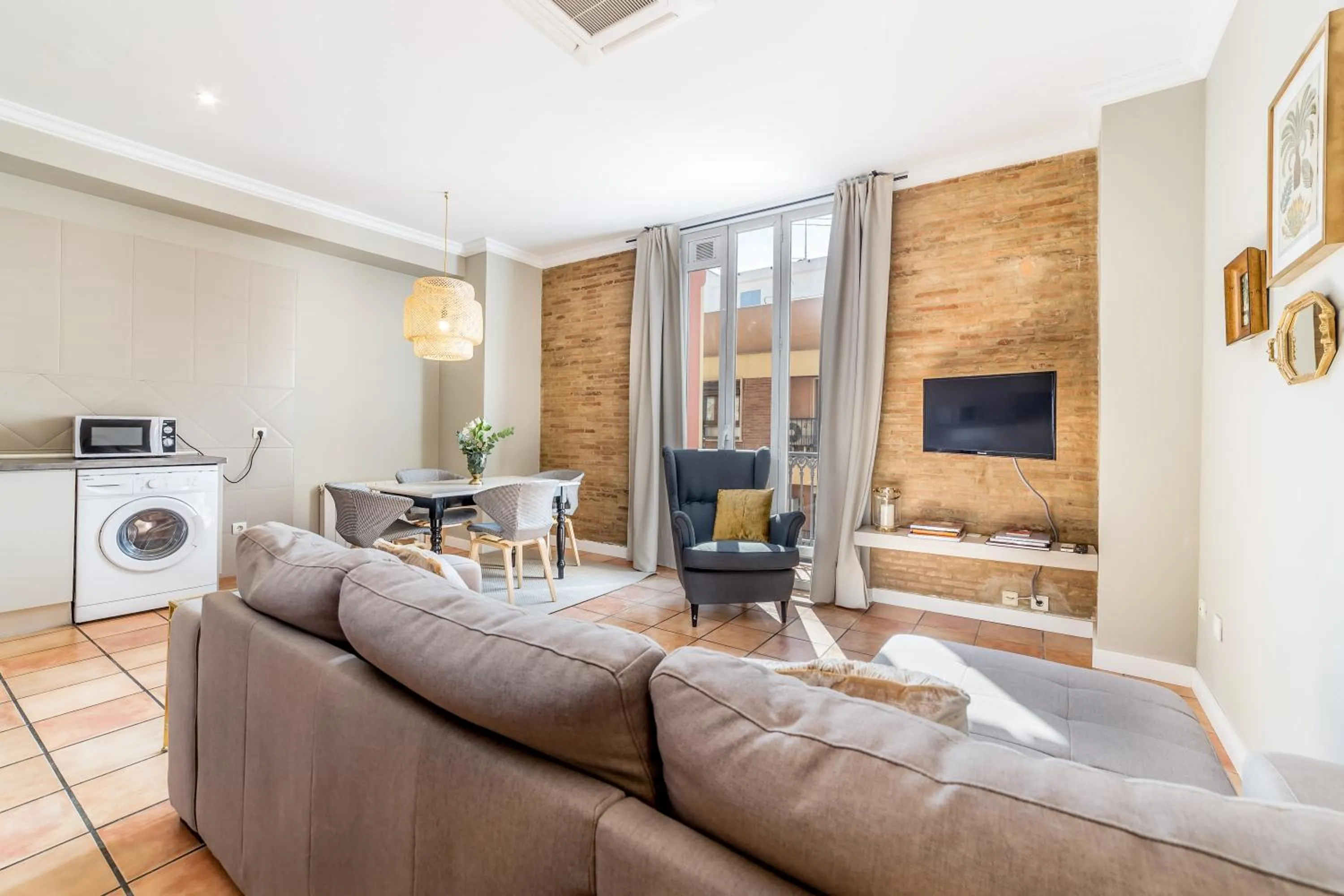 Living room in Palacio de Rojas by Moontels
