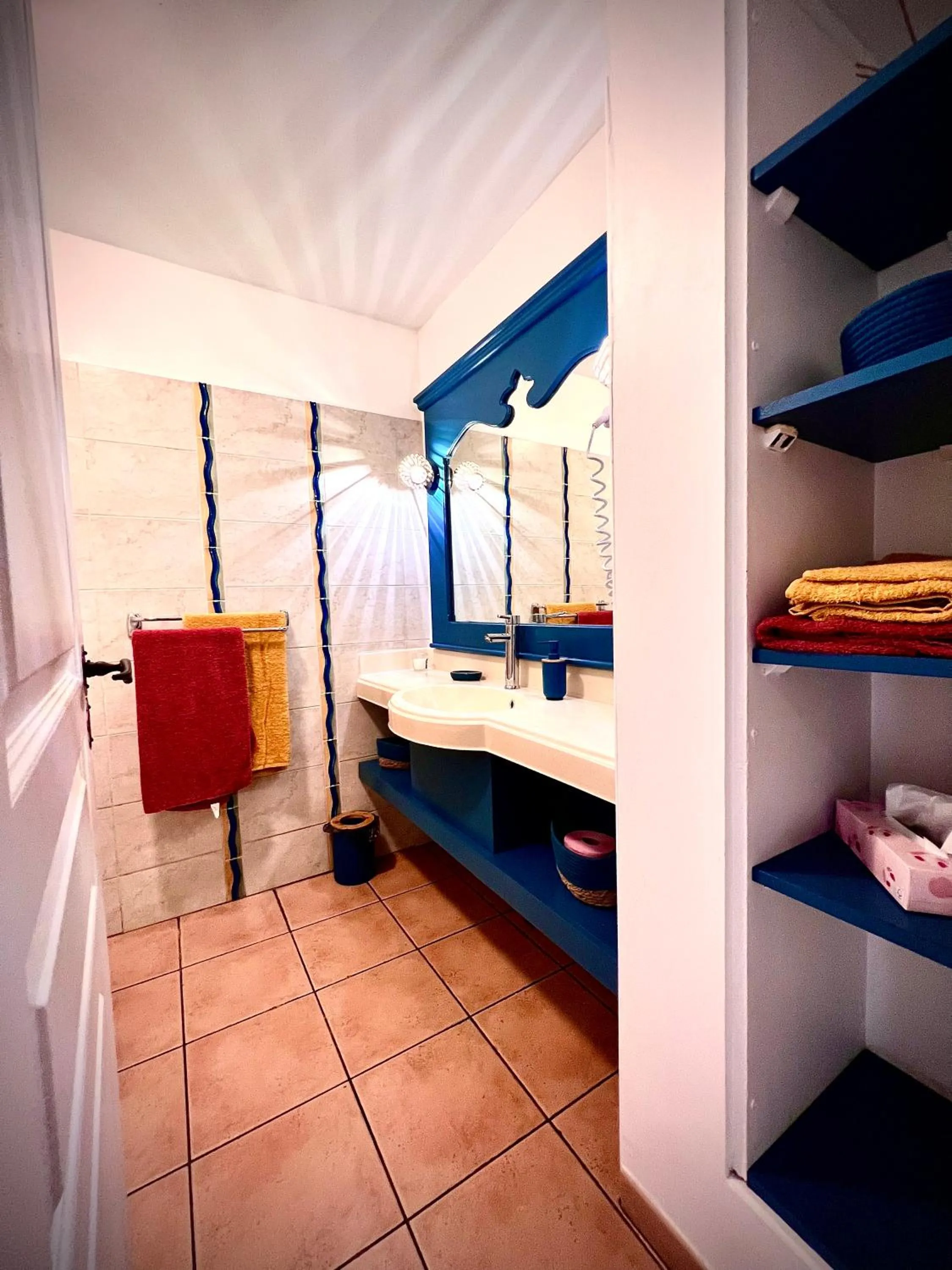 Bathroom, Bed in cœur d hibiscus