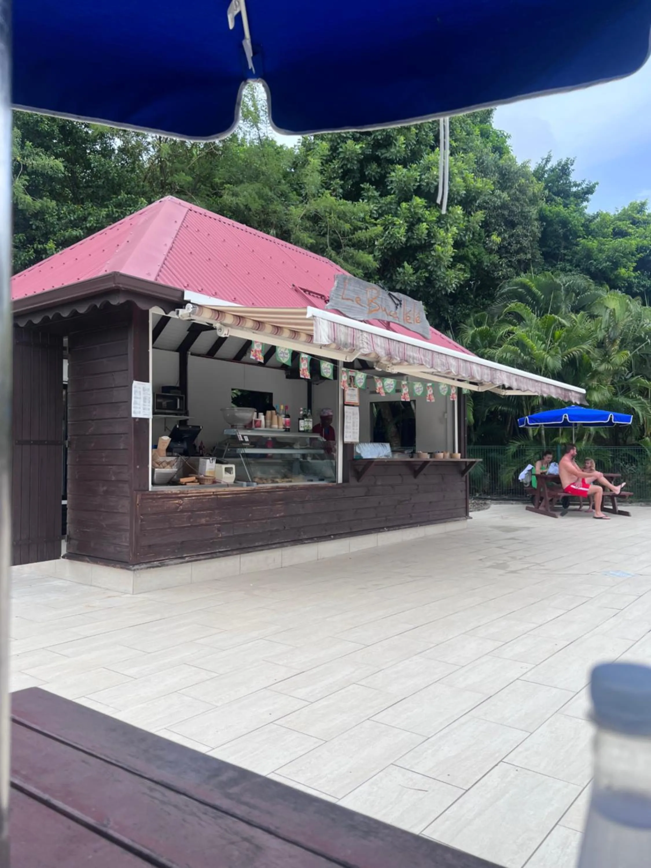 Restaurant/places to eat in cœur d hibiscus