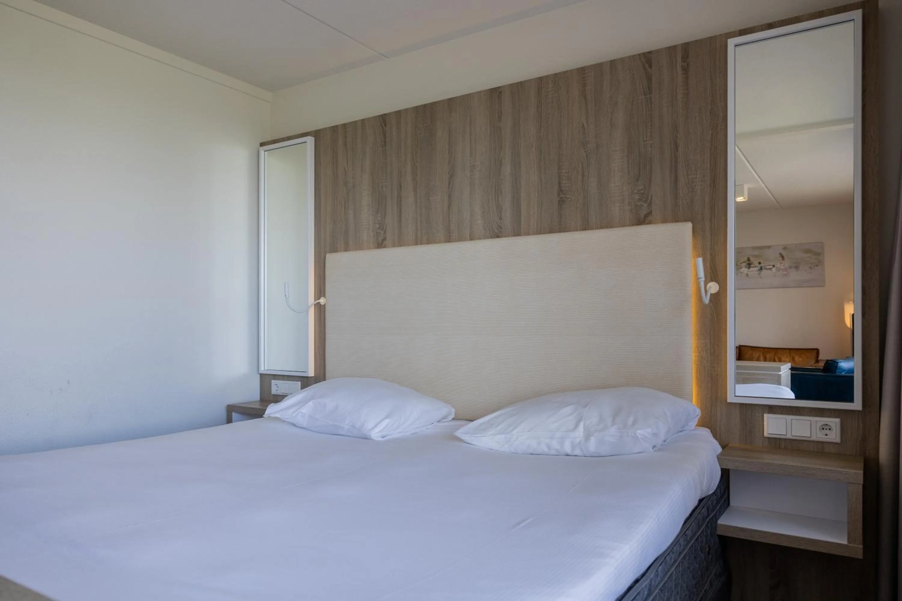 Bedroom, Bed in Fletcher Hotel-Restaurant Noordsee-Ameland