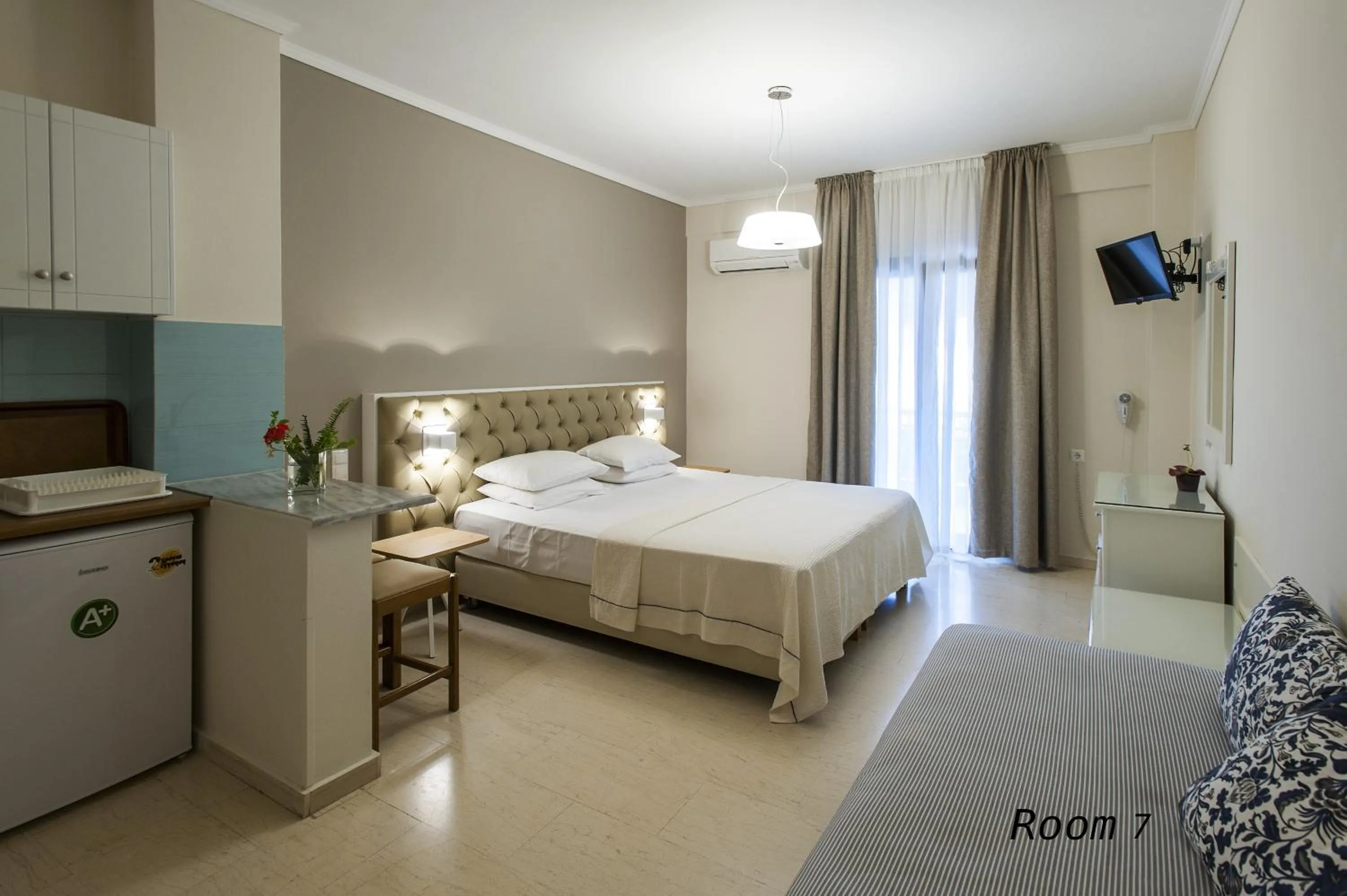 Photo of the whole room, Bed in Hotel Oriana - Adults Only
