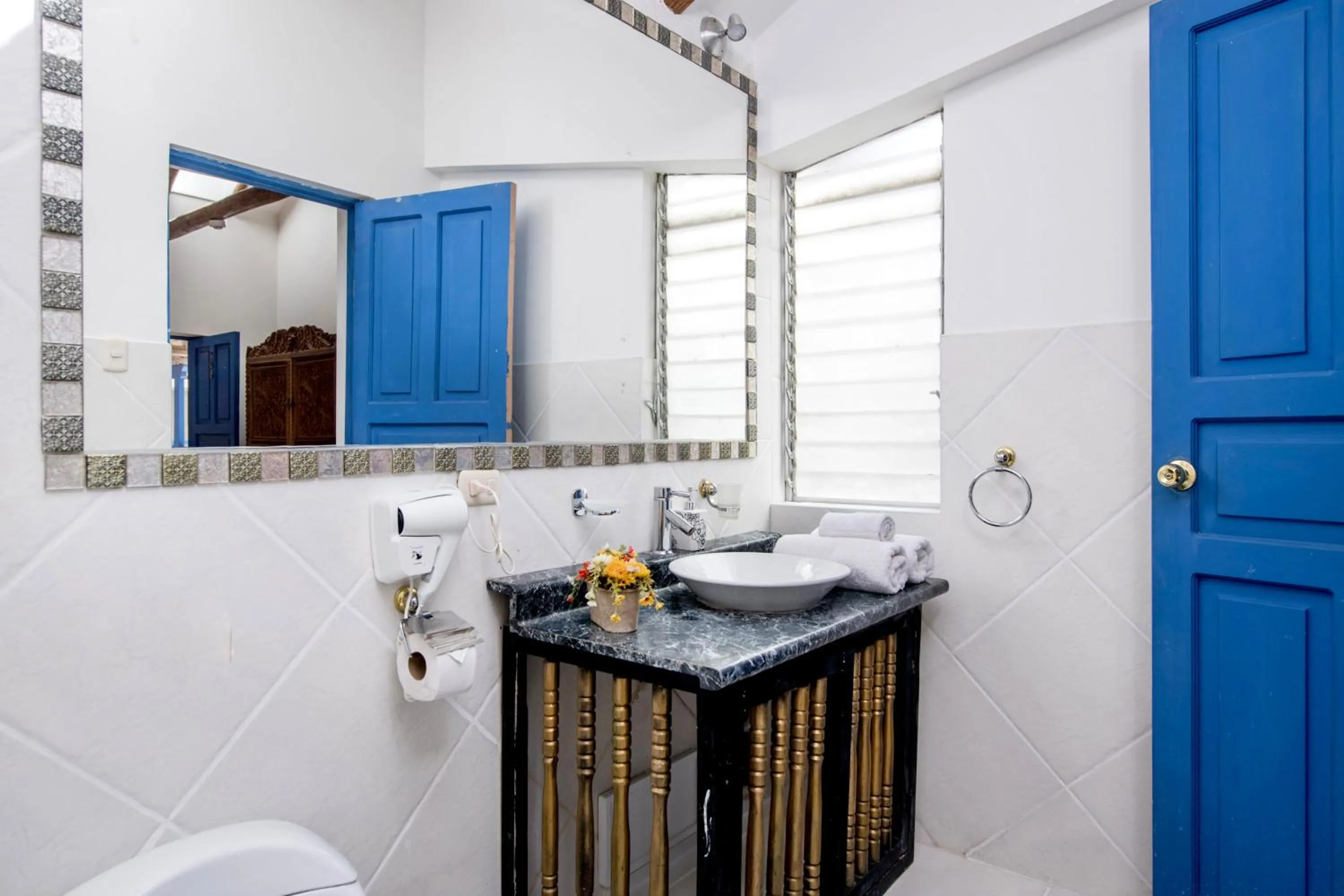 Bathroom in Inkarri Regocijo Plaza